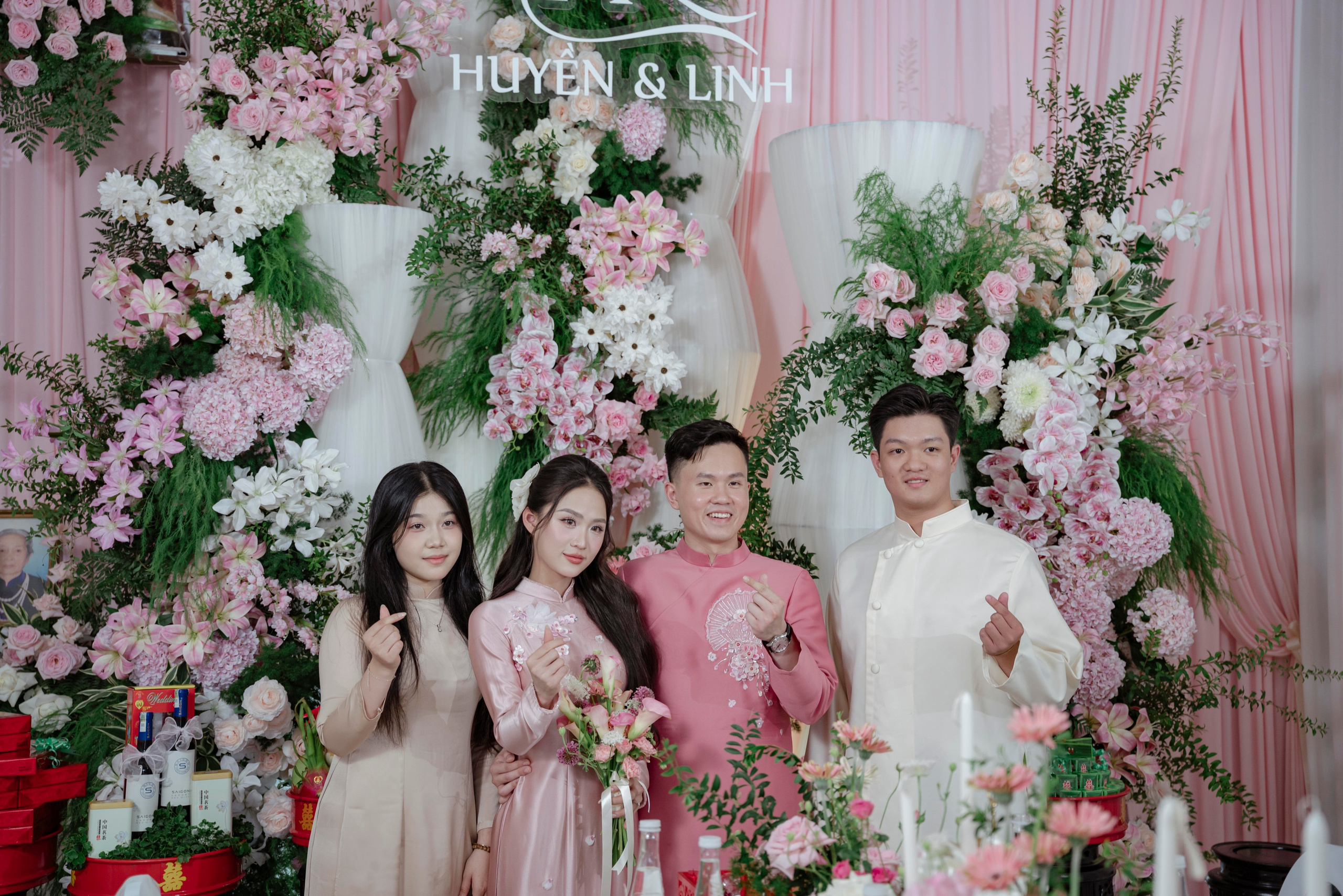 LINH & HUYEN. WEDDING PHOTOGRAPHER IN VIETNAM