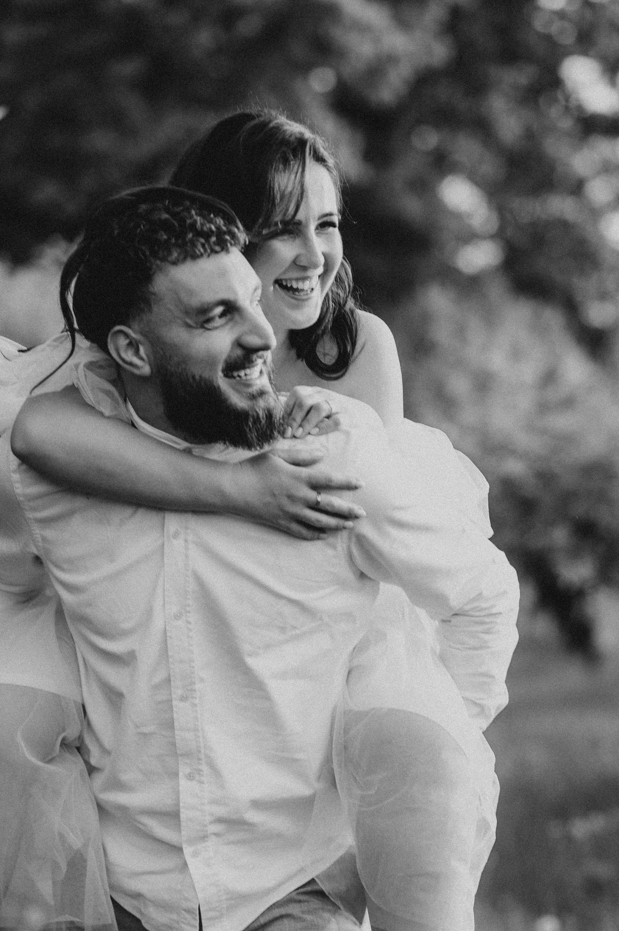 Magda + Andrei | Lovers in the garden. Proud Vision Weddings | Wedding Photography & Film — Servicii profesionale Foto Video Nunta Iasi