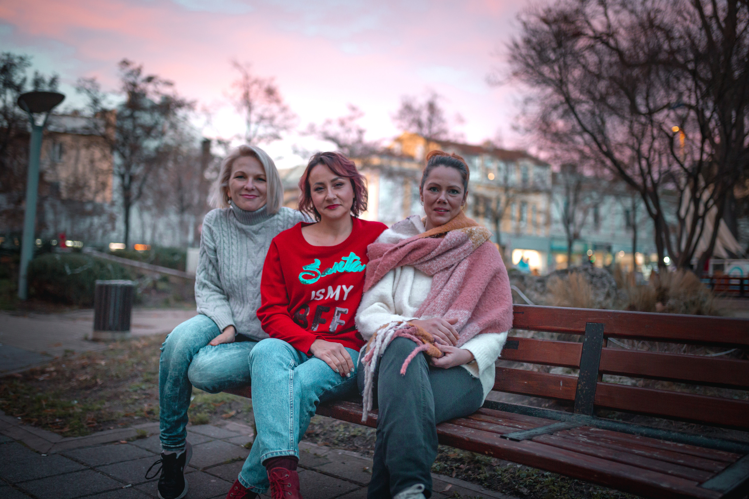 Мнения за фотограф Светлана Кънева. Фотограф Бургас. Фотосесии в студио и на открито, портрети, заснемане