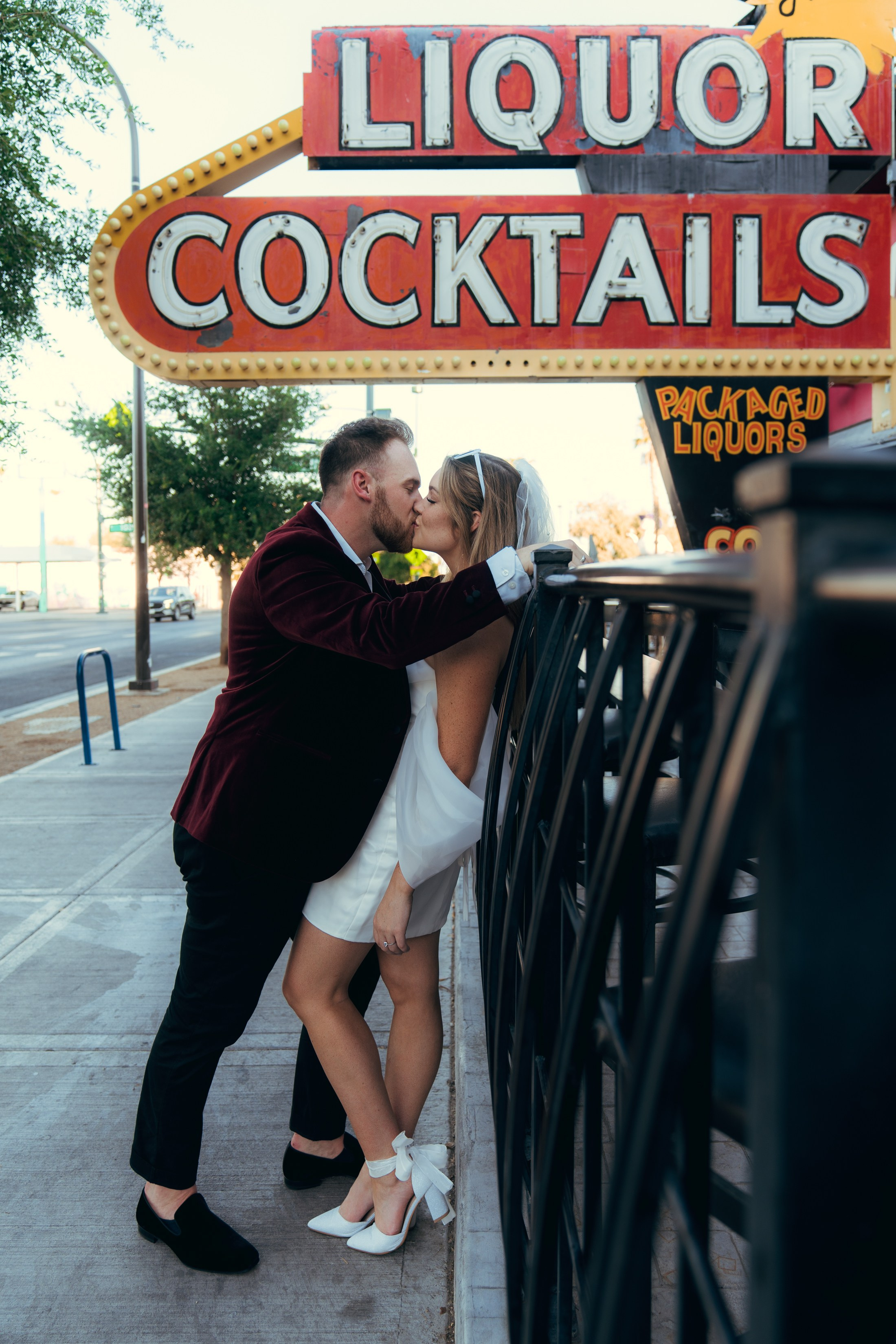 Madison&Ryan. Wedding & elopement photographer Viktoriya Kravtsov. Las Vegas