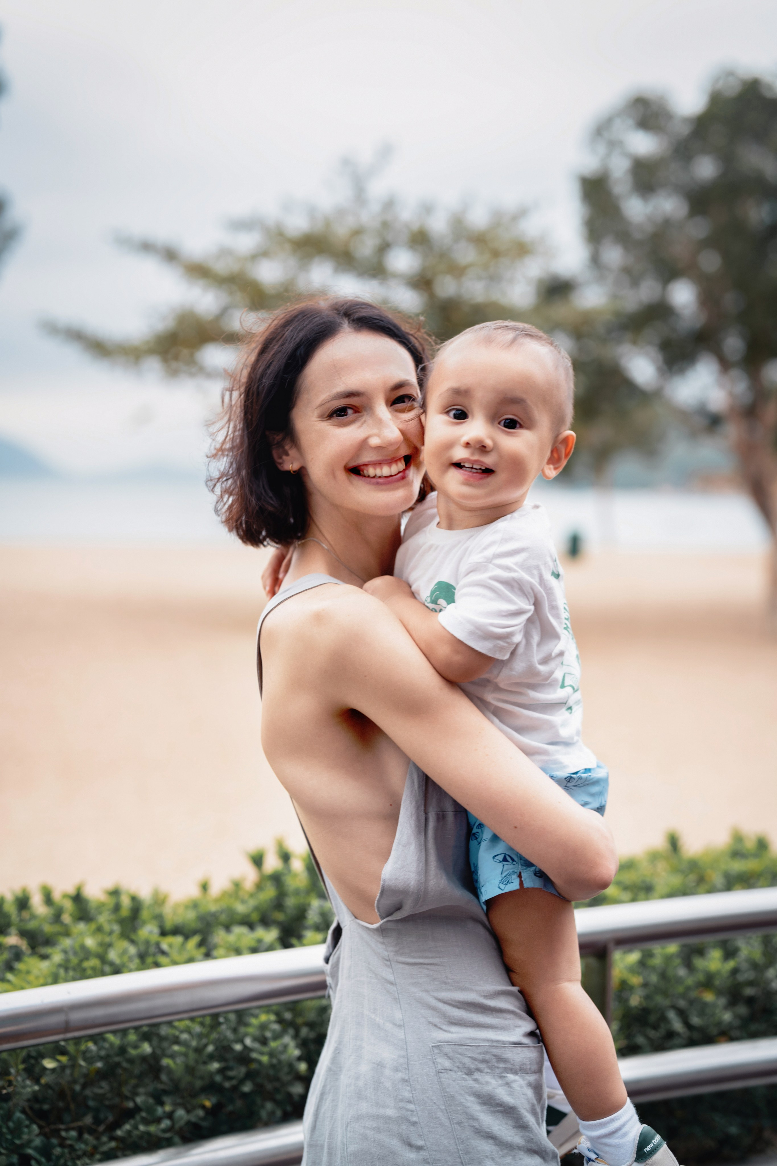 OLGA & DEREK | REPULSE BAY BEACH. PHOTOGRAPHER IN HONG KONG (WEDDING, FASHION, FAMILY, EVENTS)