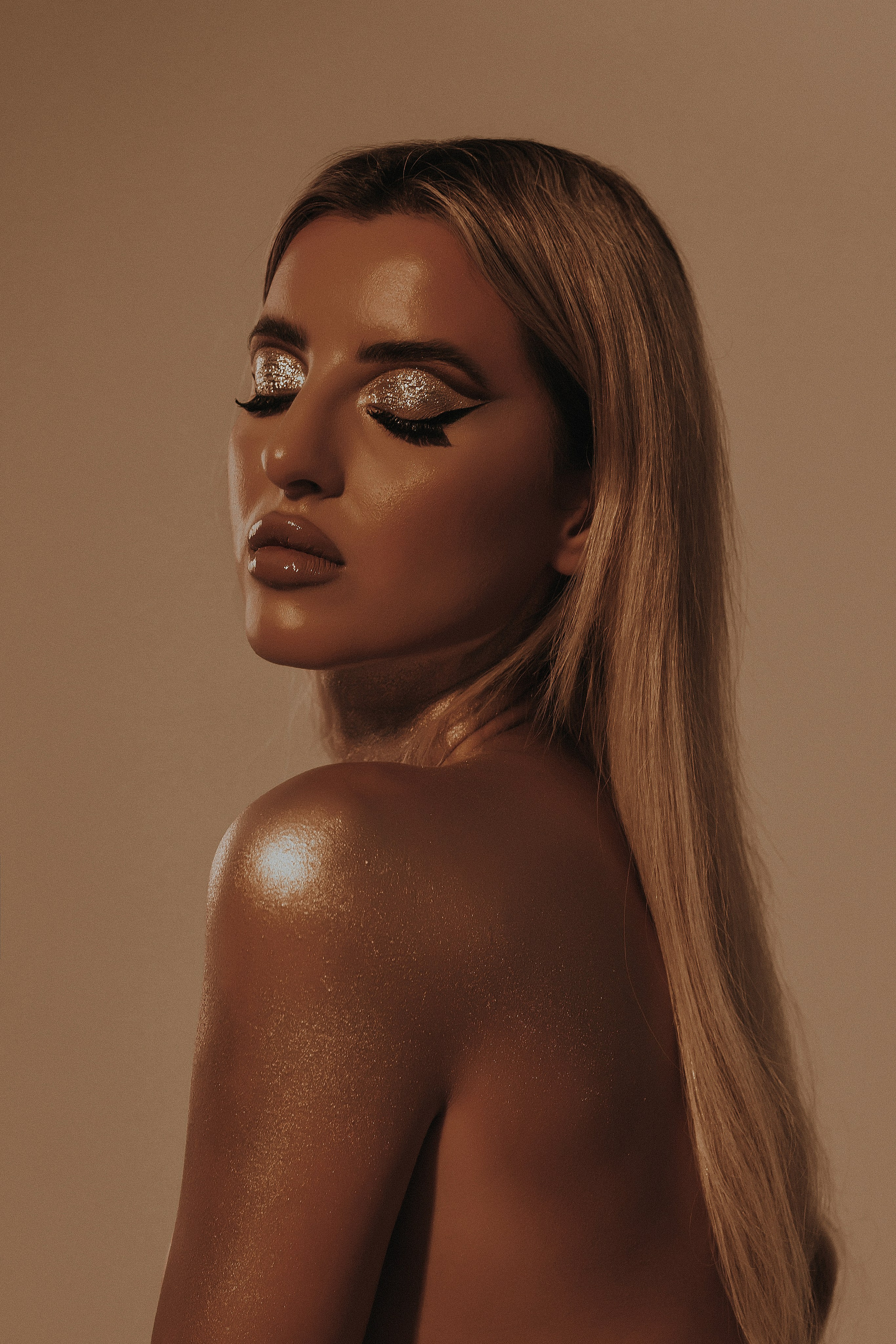 STUDIO. Photographer Marion Key