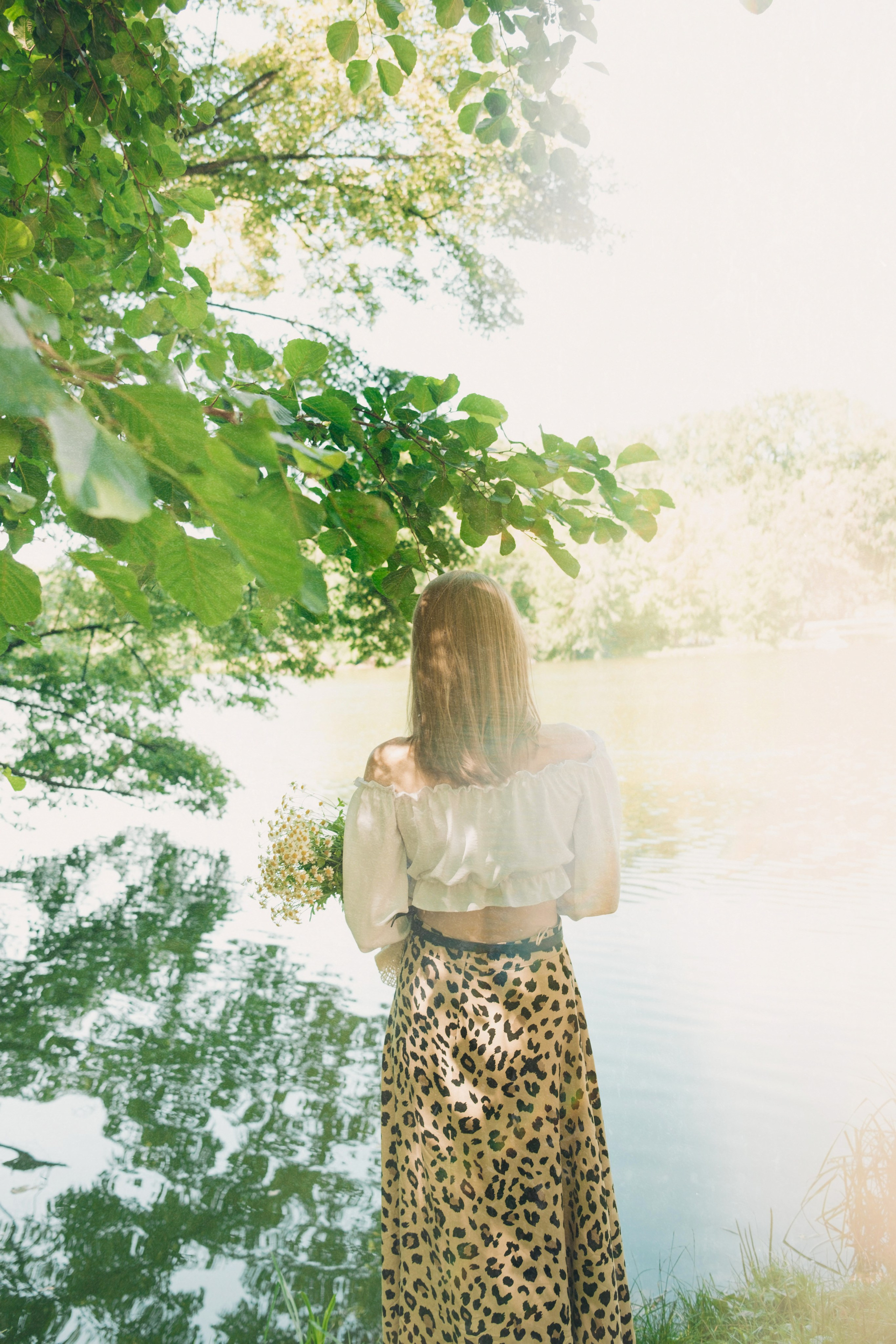 Girls Picnic on the lake. Professional Photographer in Berlin — Portraits, Love Story, Events, F