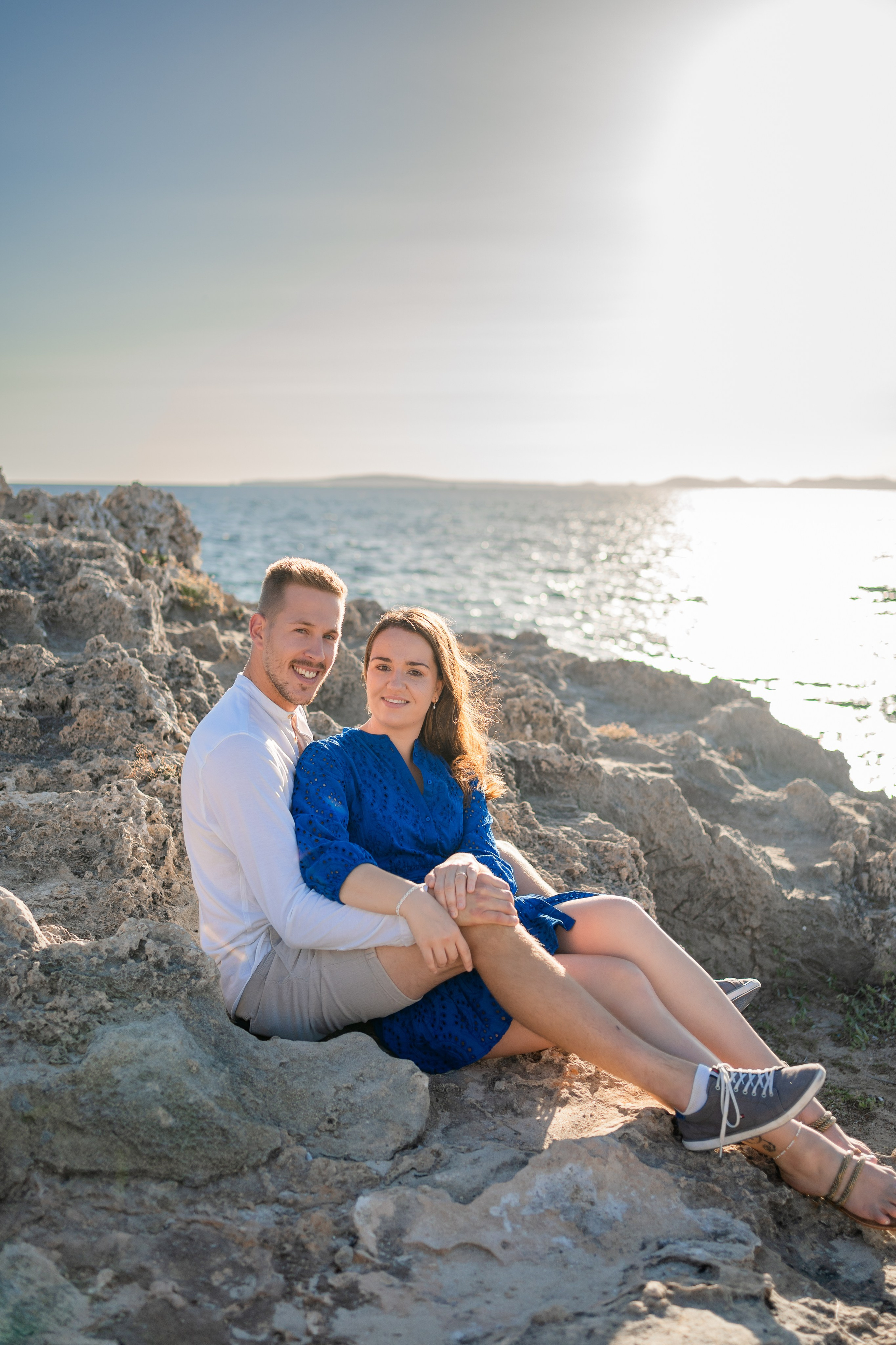 Romantischer Heiratsantrag auf Mallorca – Überraschung am Meer. Deine Fotografin auf Mallorca für Familien und Business