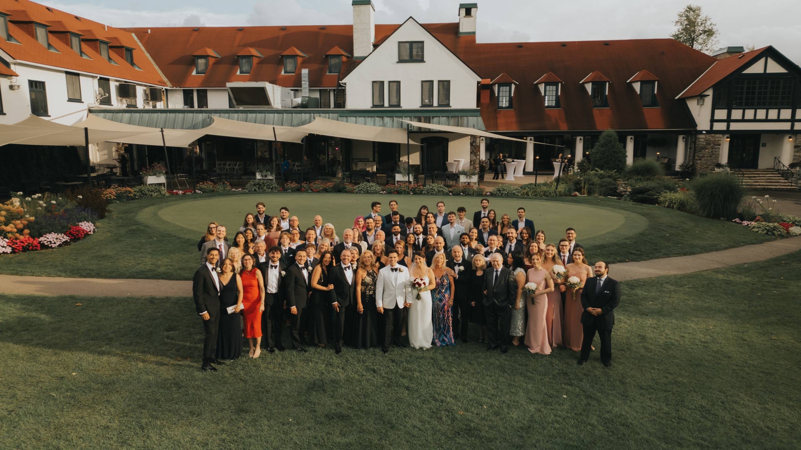 Wedding of Cassandra and Loïc in Beaconsfield, Montreal. Wedding and Family Photography Montreal Muriel Oe Photo