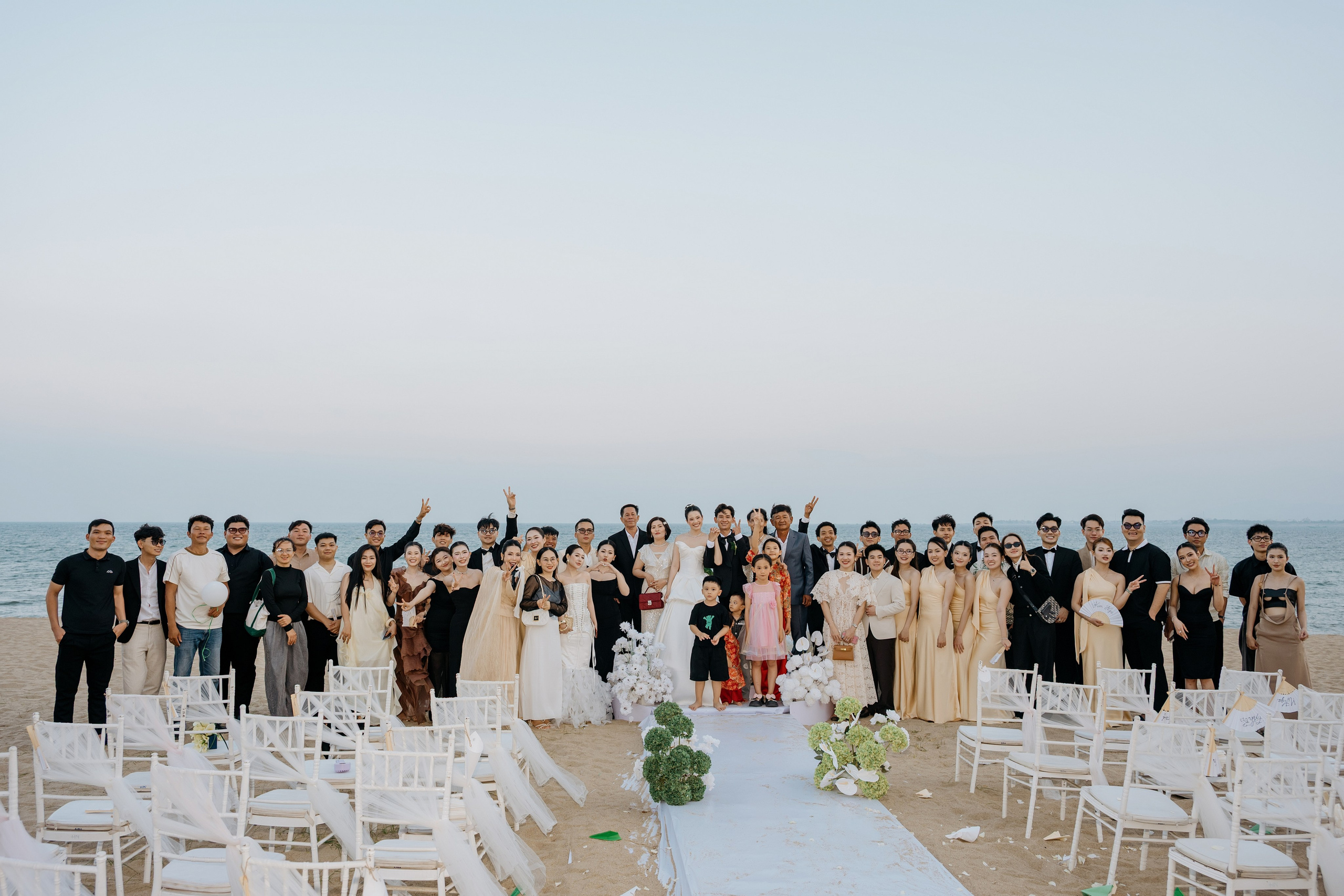 DIEU & THINH/Destination Wedding. Nhiếp ảnh gia đám cưới hàng đầu tại Thành Phố Hồ Chí Minh