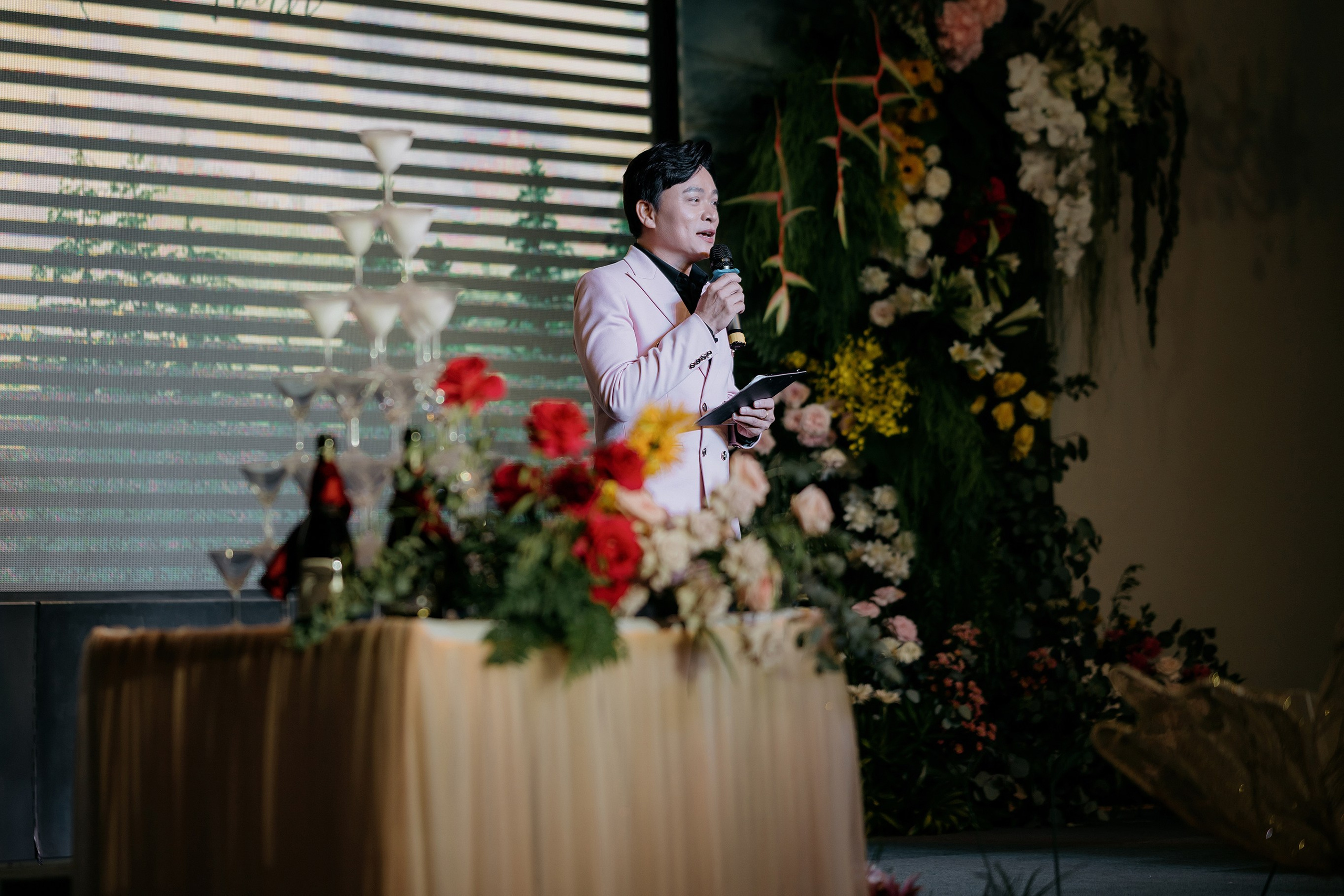 TOAN & VY / Wedding Journalism. Saigon Wedding Present | Art Beyond Moments