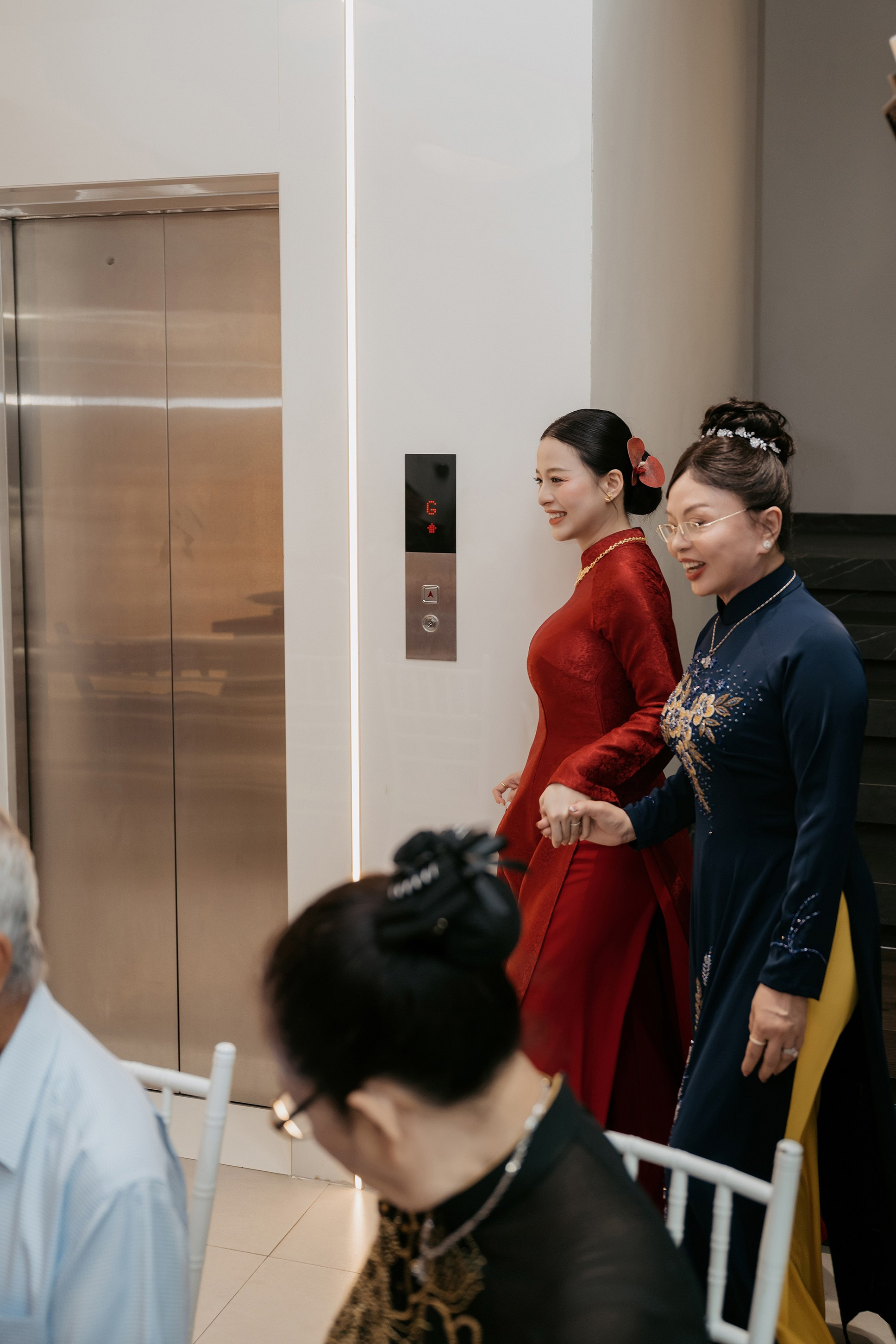 YEN LINH & HOANG QUY / Wedding Ceremony. Nhiếp ảnh gia đám cưới hàng đầu tại Thành Phố Hồ Chí Minh