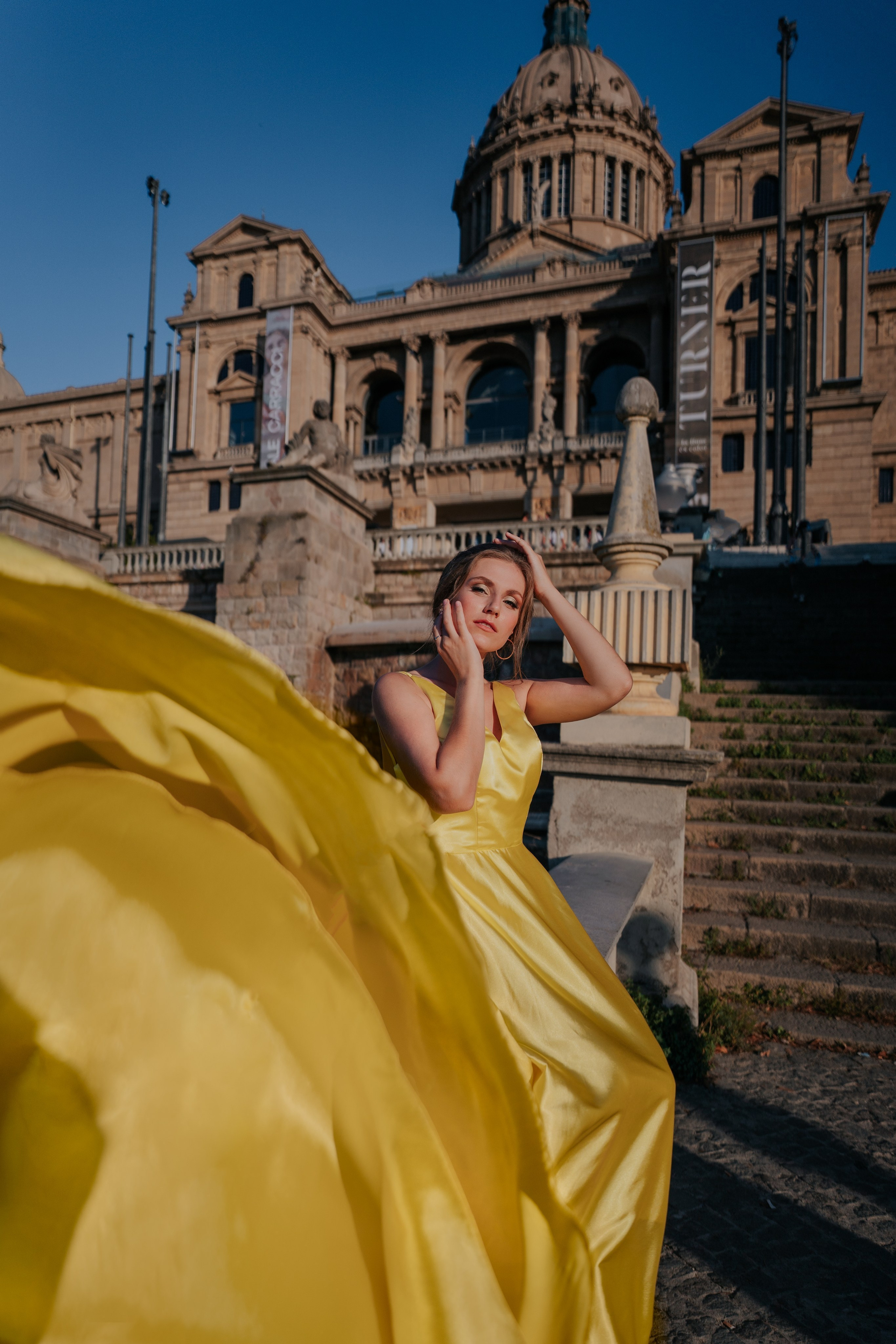 What to do in Barcelona: Unique Experience Wow Dress Photoshoot