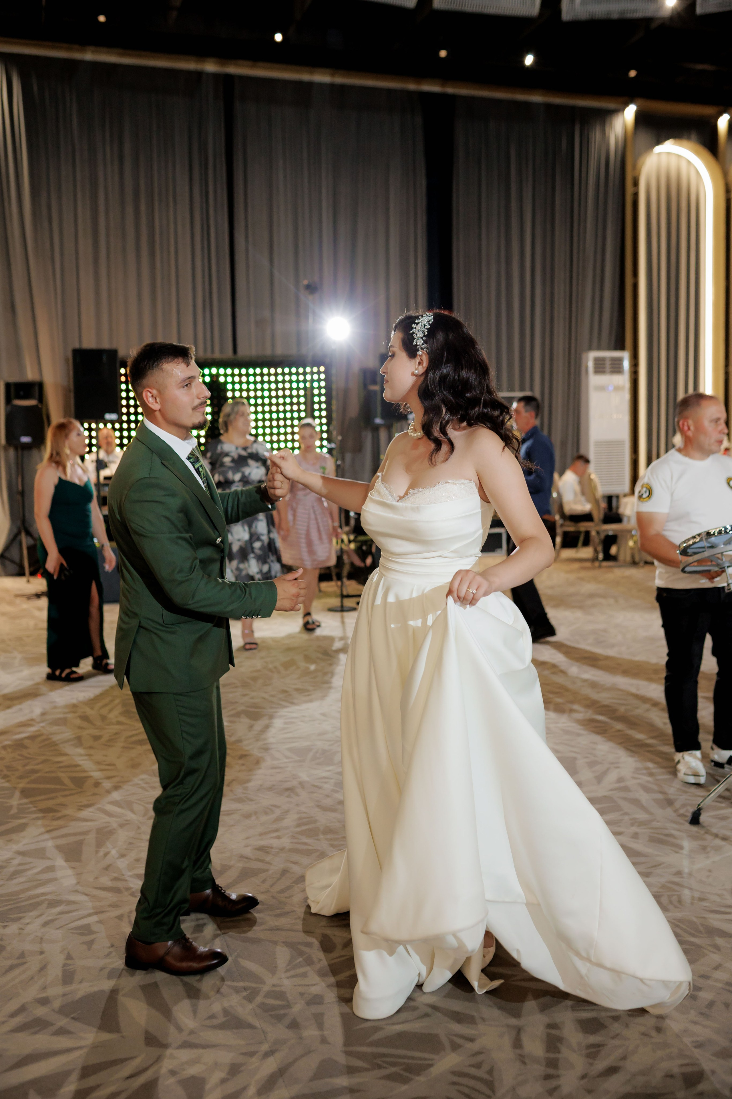 Nunta Nicoleta & Răzvan | Fotografie & Videografie Profesională. Servicii foto-video profesionale, pentru momente de neuitat