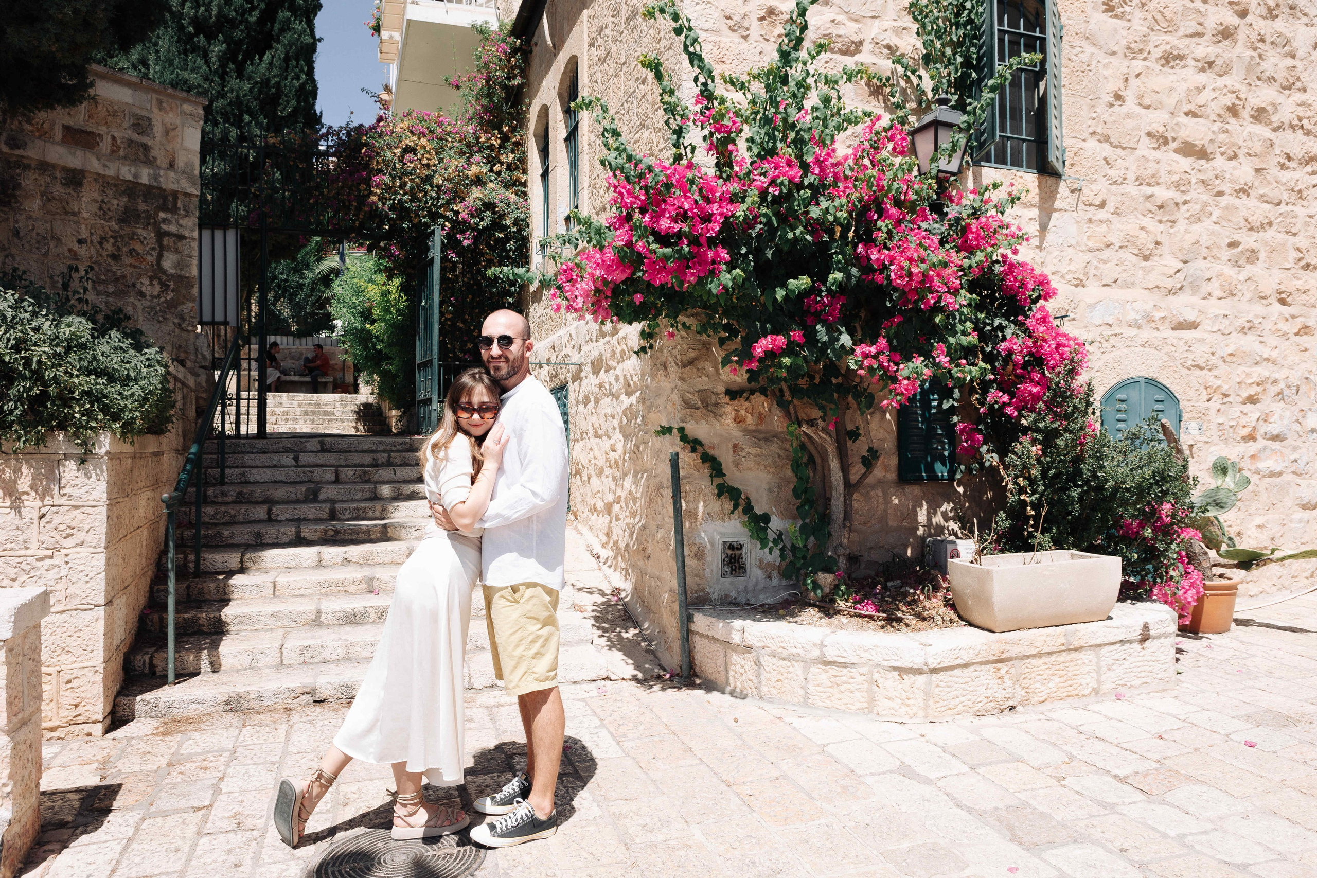 A MONTH AFTER THE WEDDING (morning). PHOTOGRAPHER IN ISRAEL