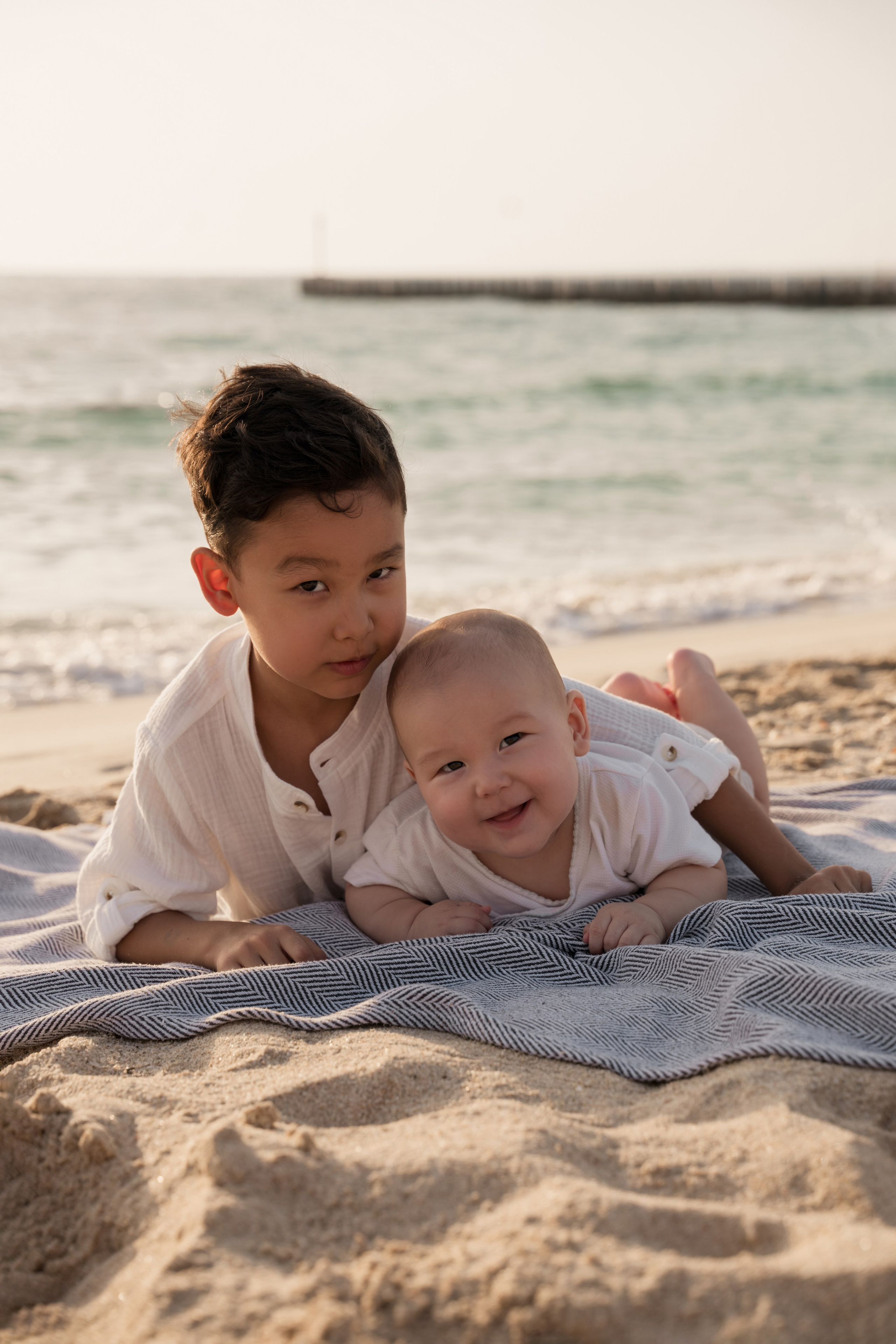 Waves and sun. Angela Iakovleva — Family Photographer in Dubai