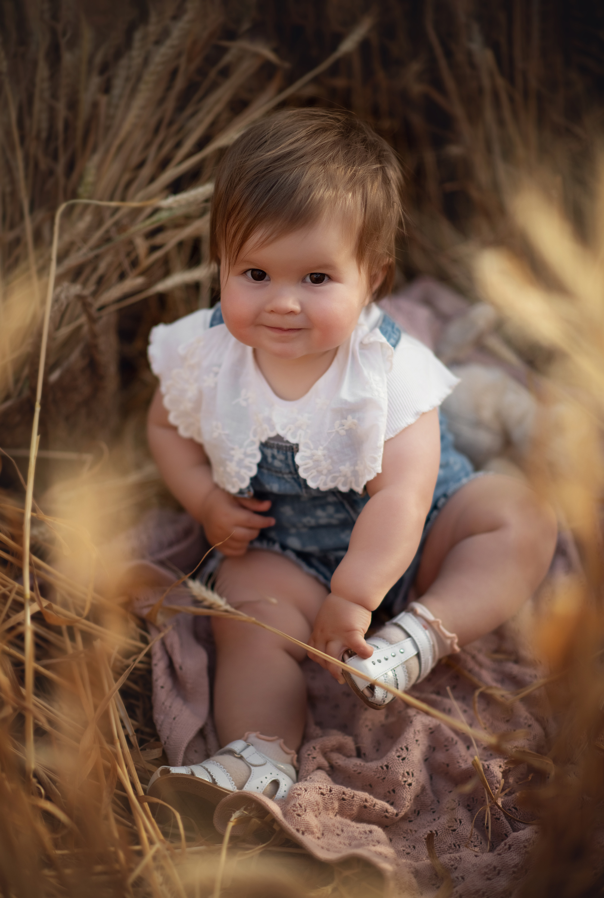 У большого дерева. Фотограф на Кипре