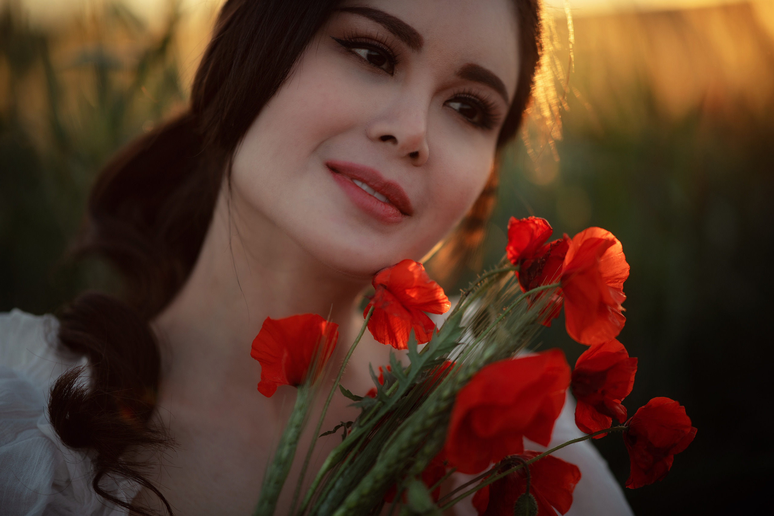 В маковом поле. Фотограф на Кипре