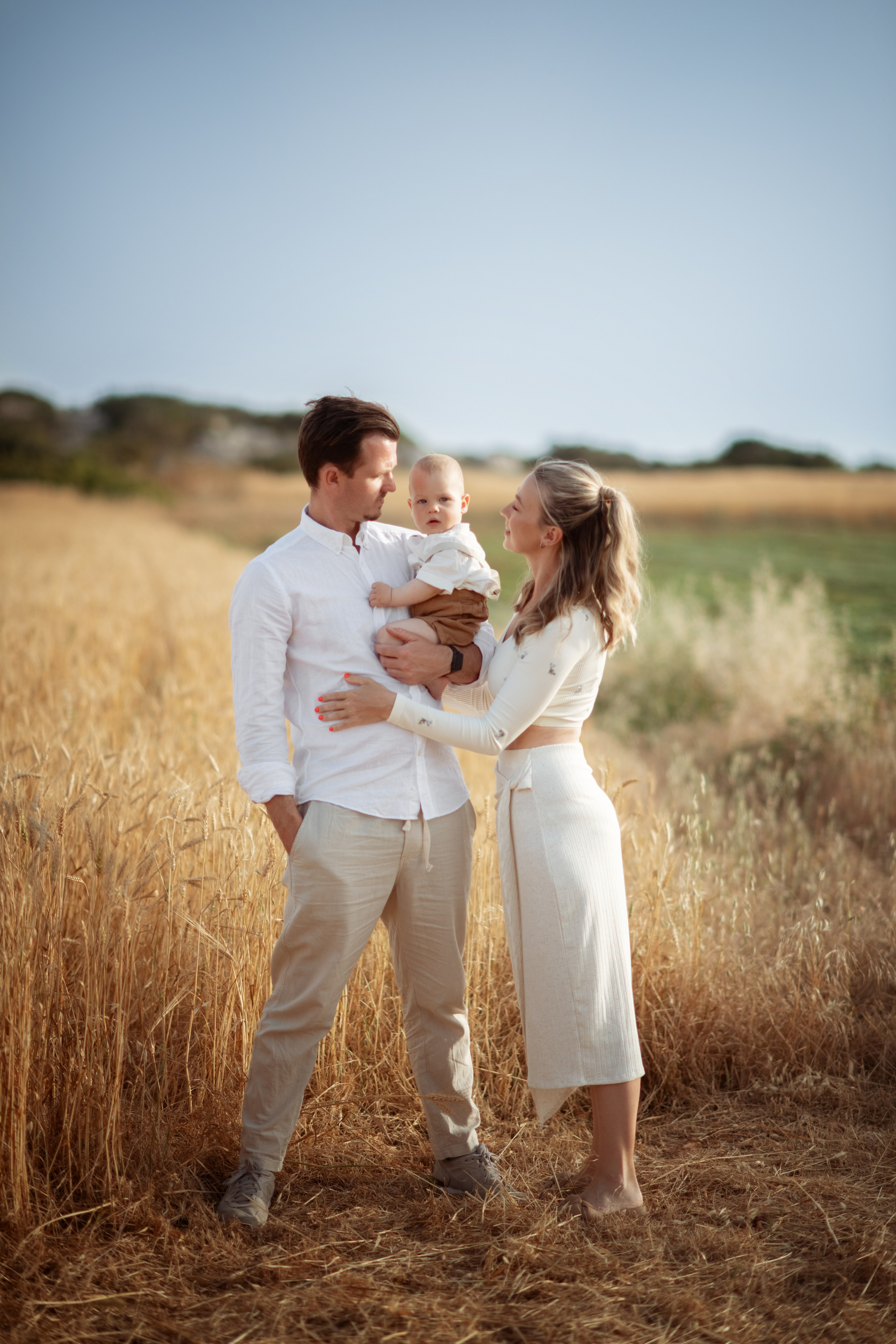 На пшеничном поле. Фотограф на Кипре