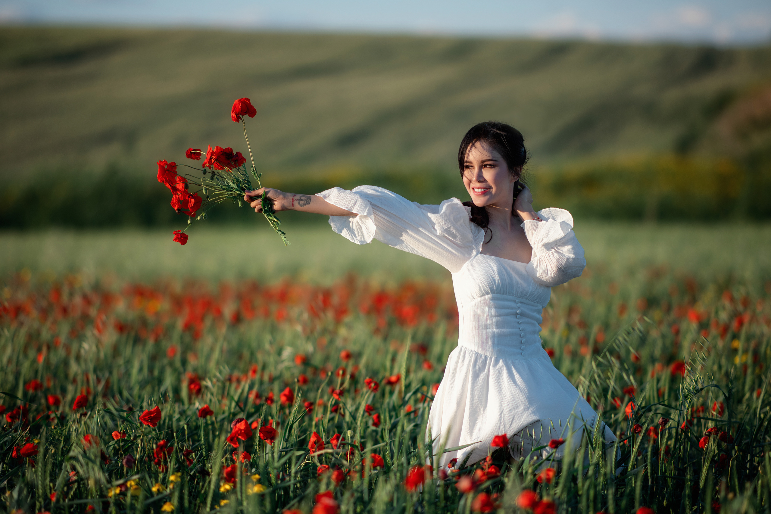 В маковом поле. Фотограф на Кипре
