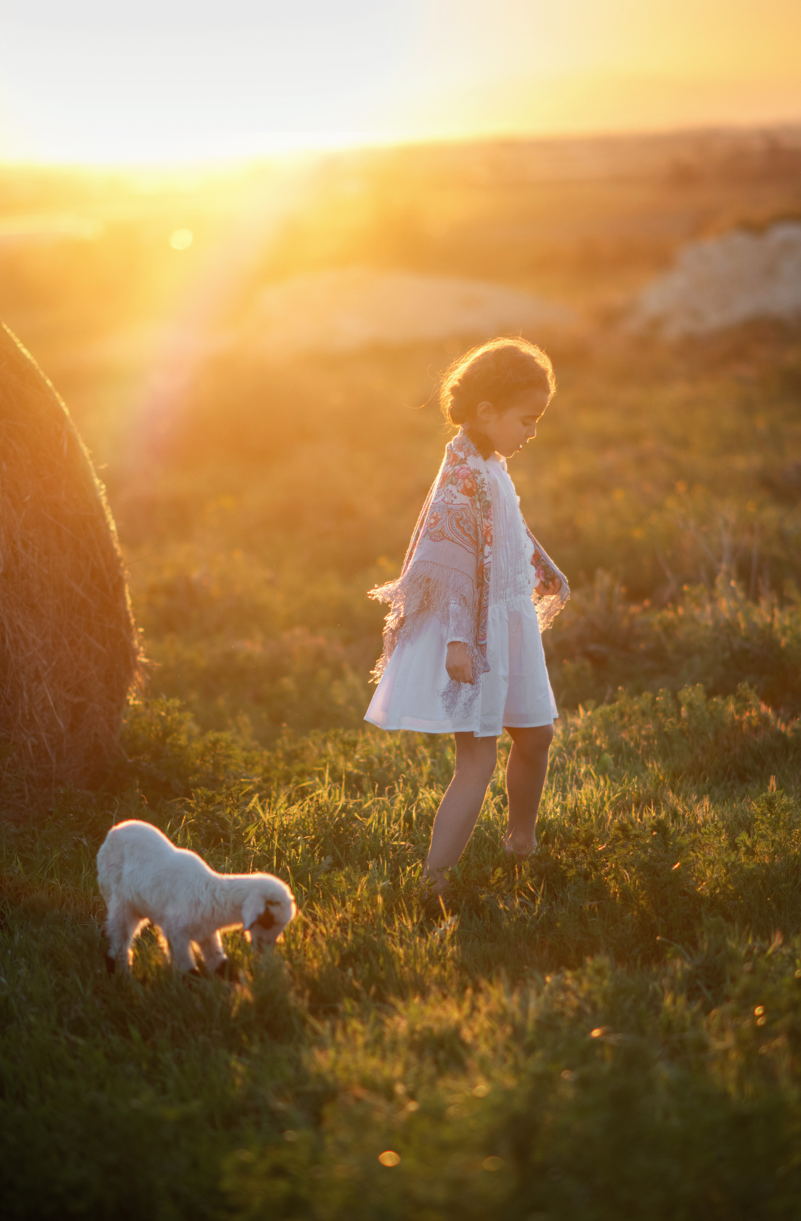 Сестрички с овечкой. Фотограф на Кипре
