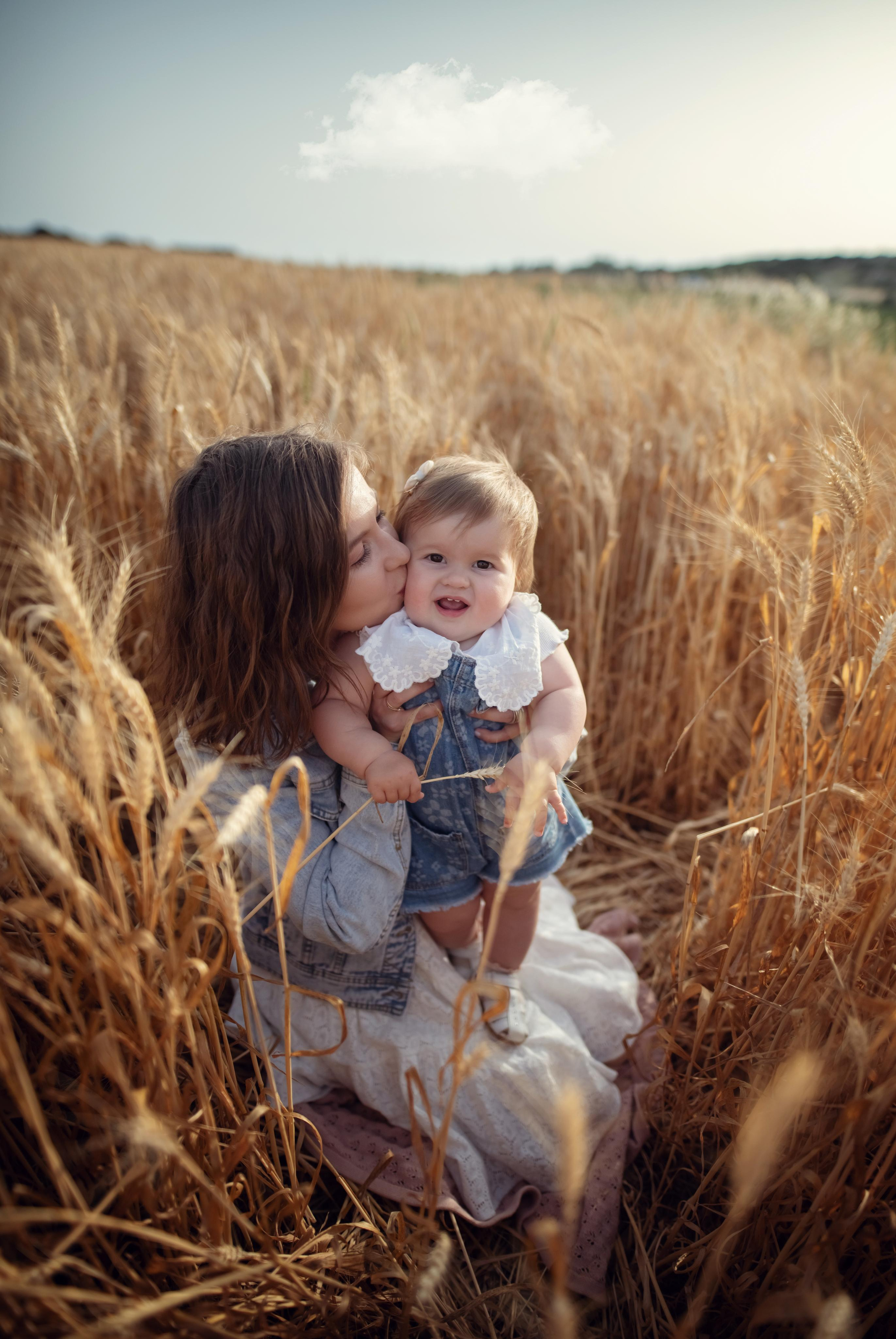 У большого дерева. Фотограф на Кипре
