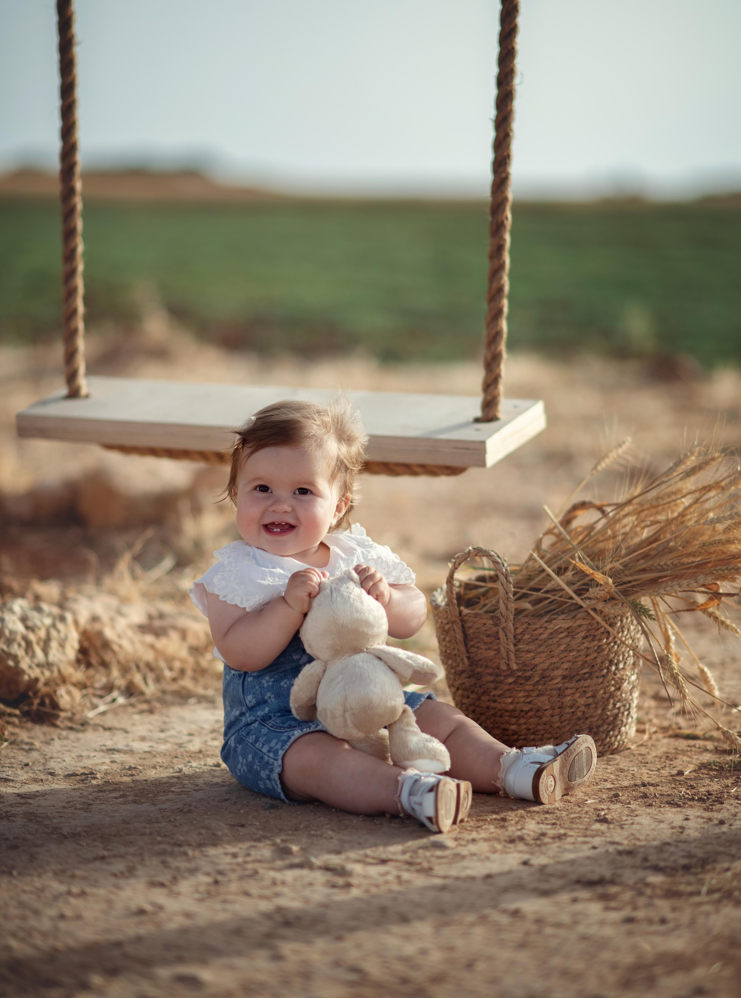 У большого дерева. Фотограф на Кипре