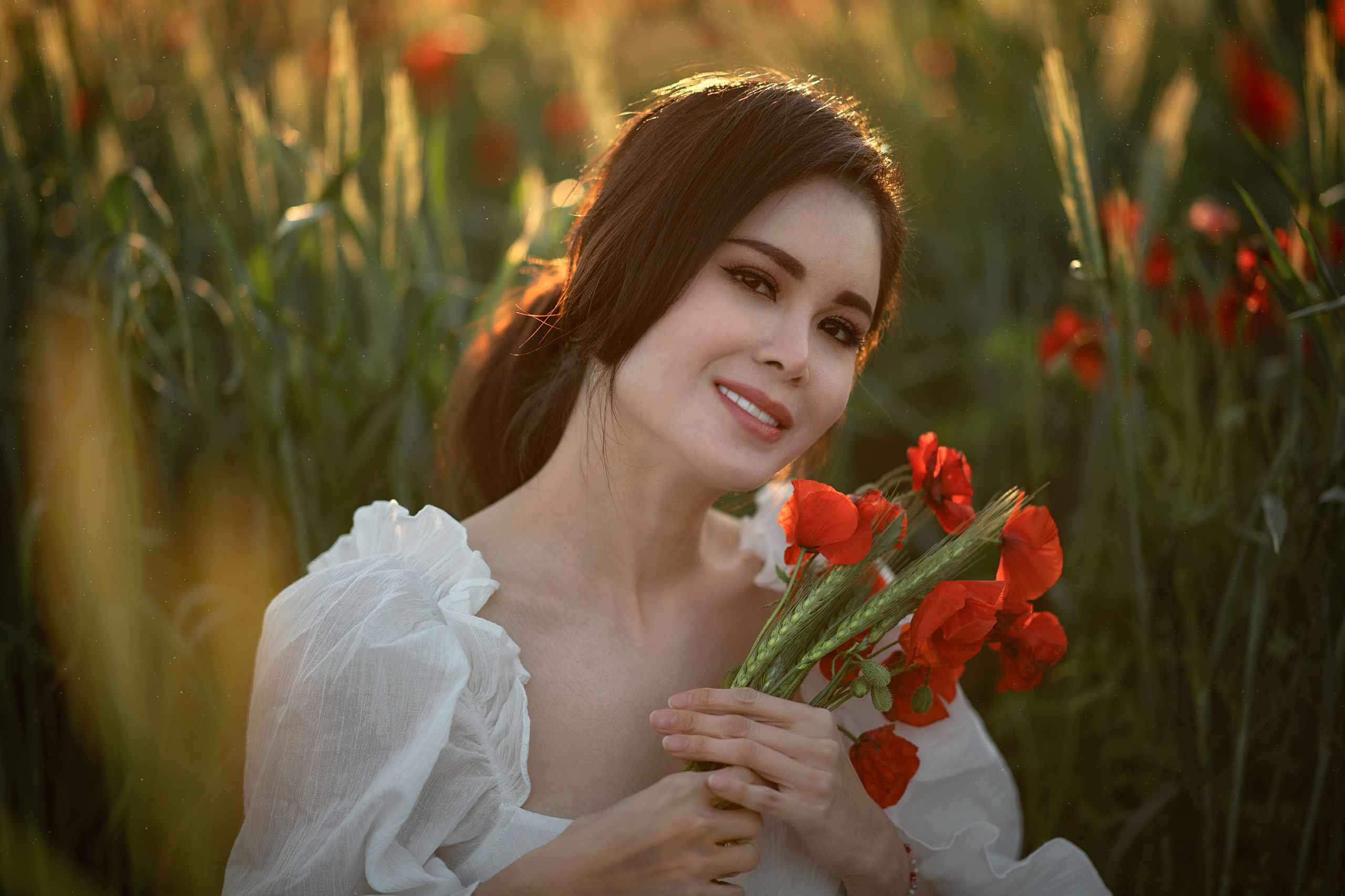 В маковом поле. Фотограф на Кипре