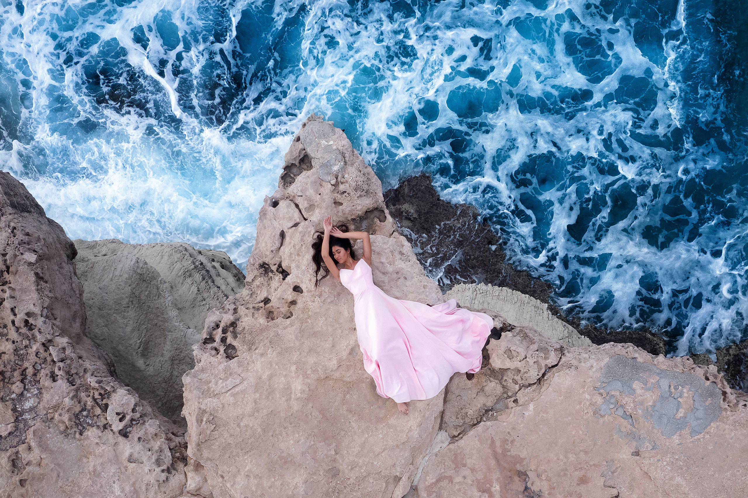 Аренда шлейфовых платьев. Фотограф на Кипре