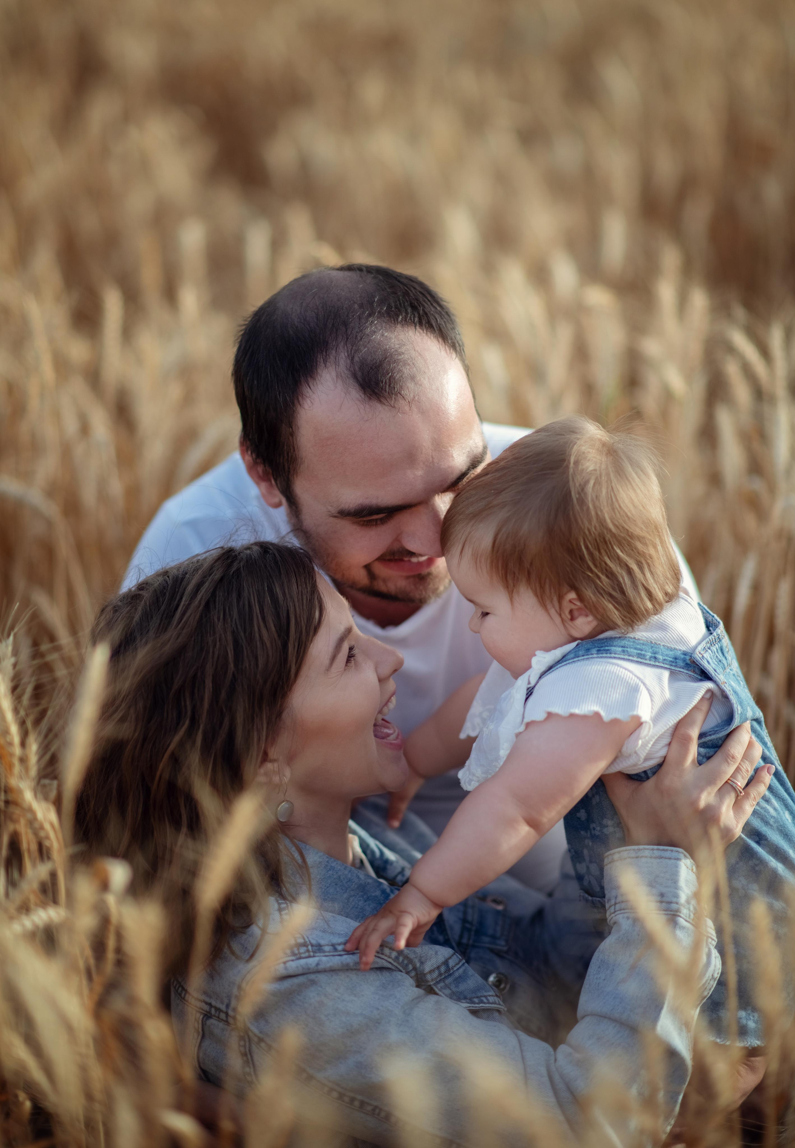 У большого дерева. Фотограф на Кипре