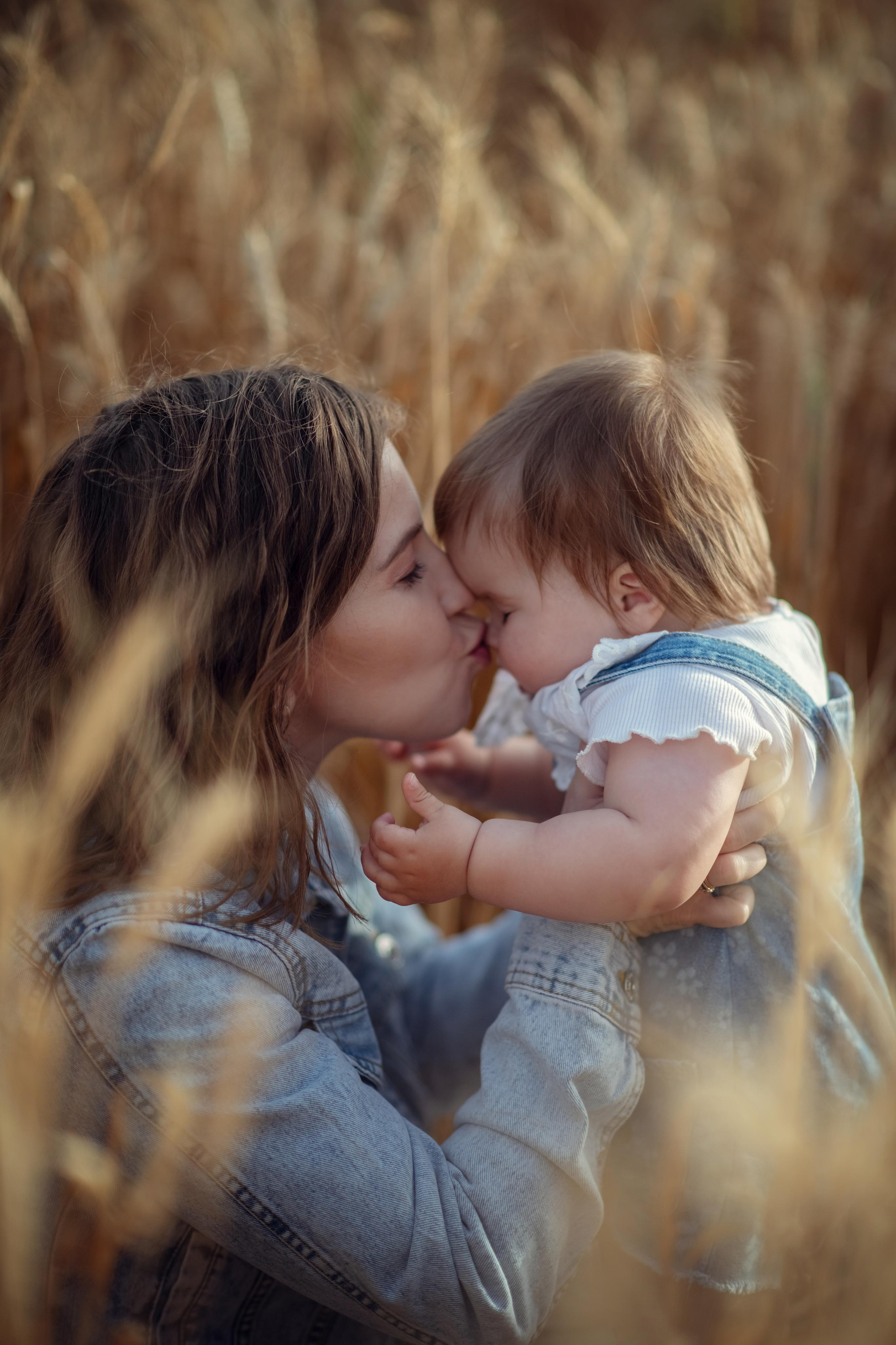 У большого дерева. Фотограф на Кипре