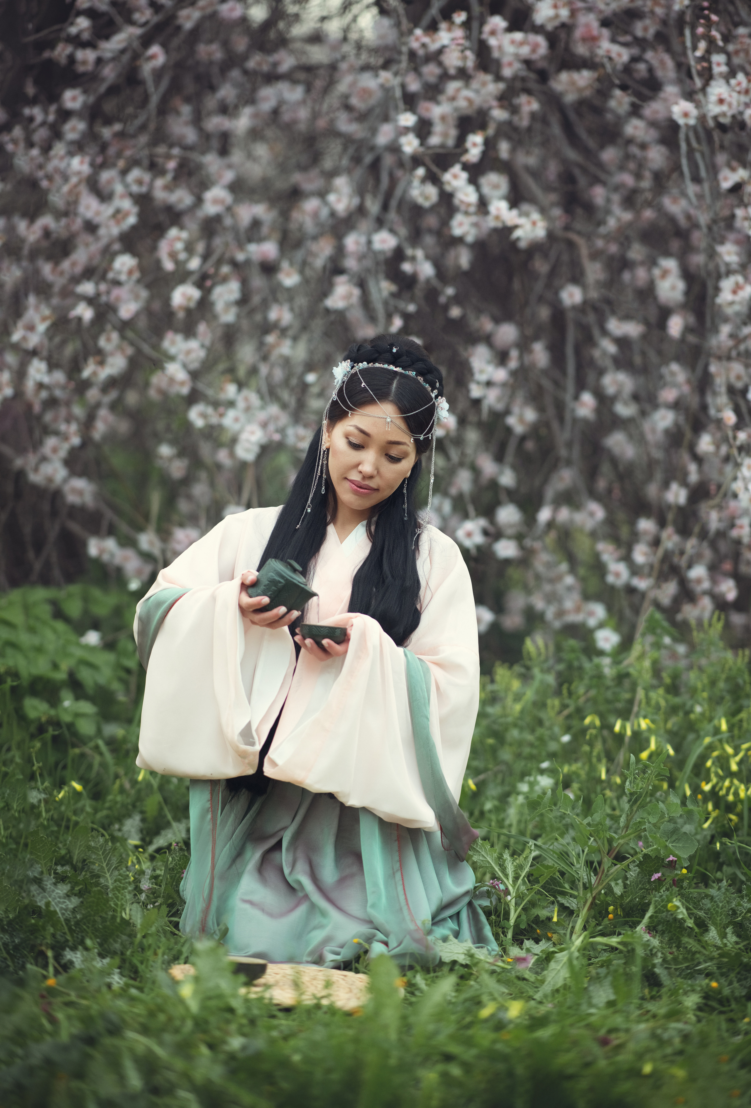 Гейша в цветении миндаля. Фотограф на Кипре