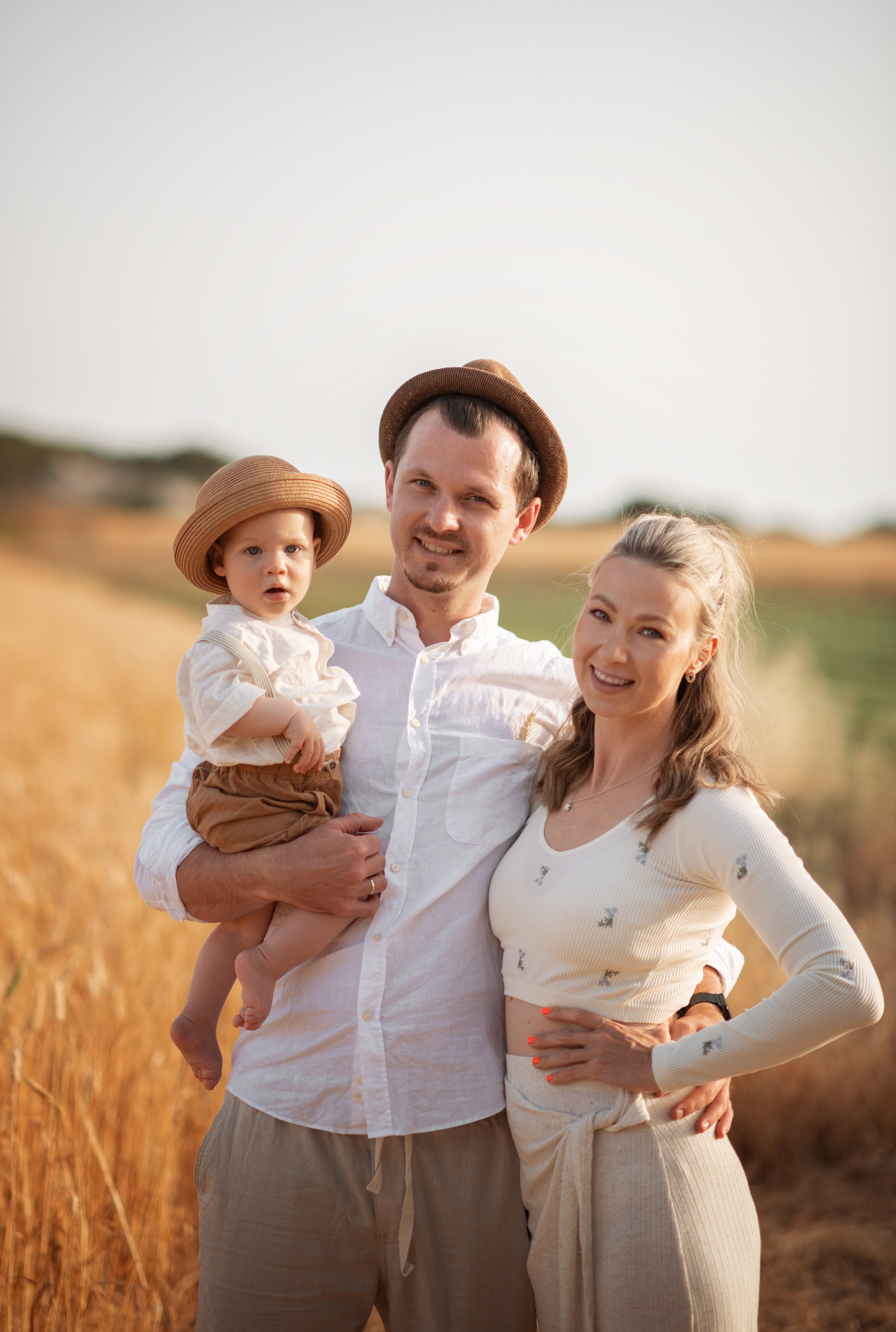 На пшеничном поле. Фотограф на Кипре