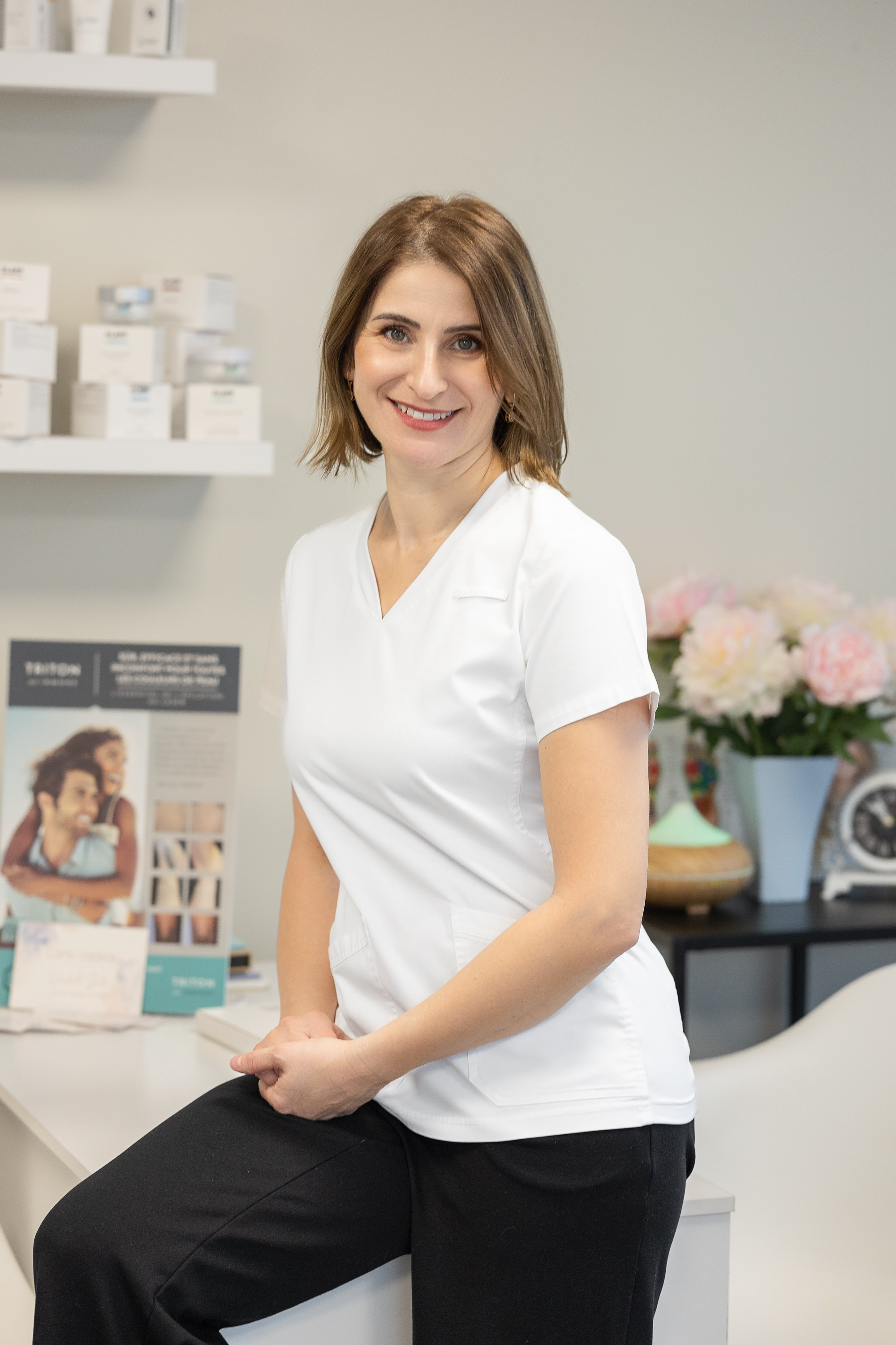 Violeta Sili, Esthéticienne/Beautician