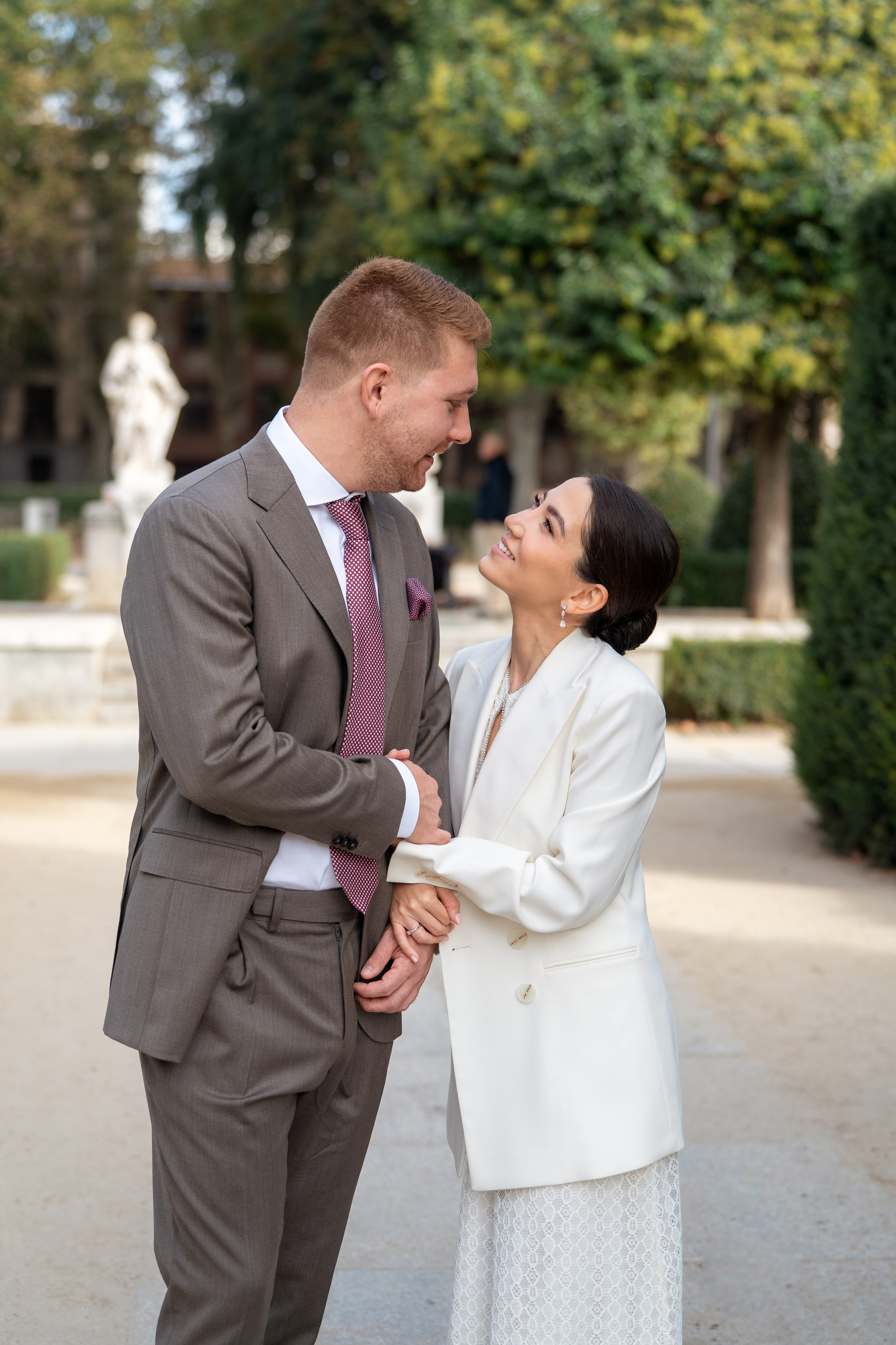 Elopement photoshoot in Madrid city centre. Fotógrafo en Madrid, España. Alyona Belyaninova
