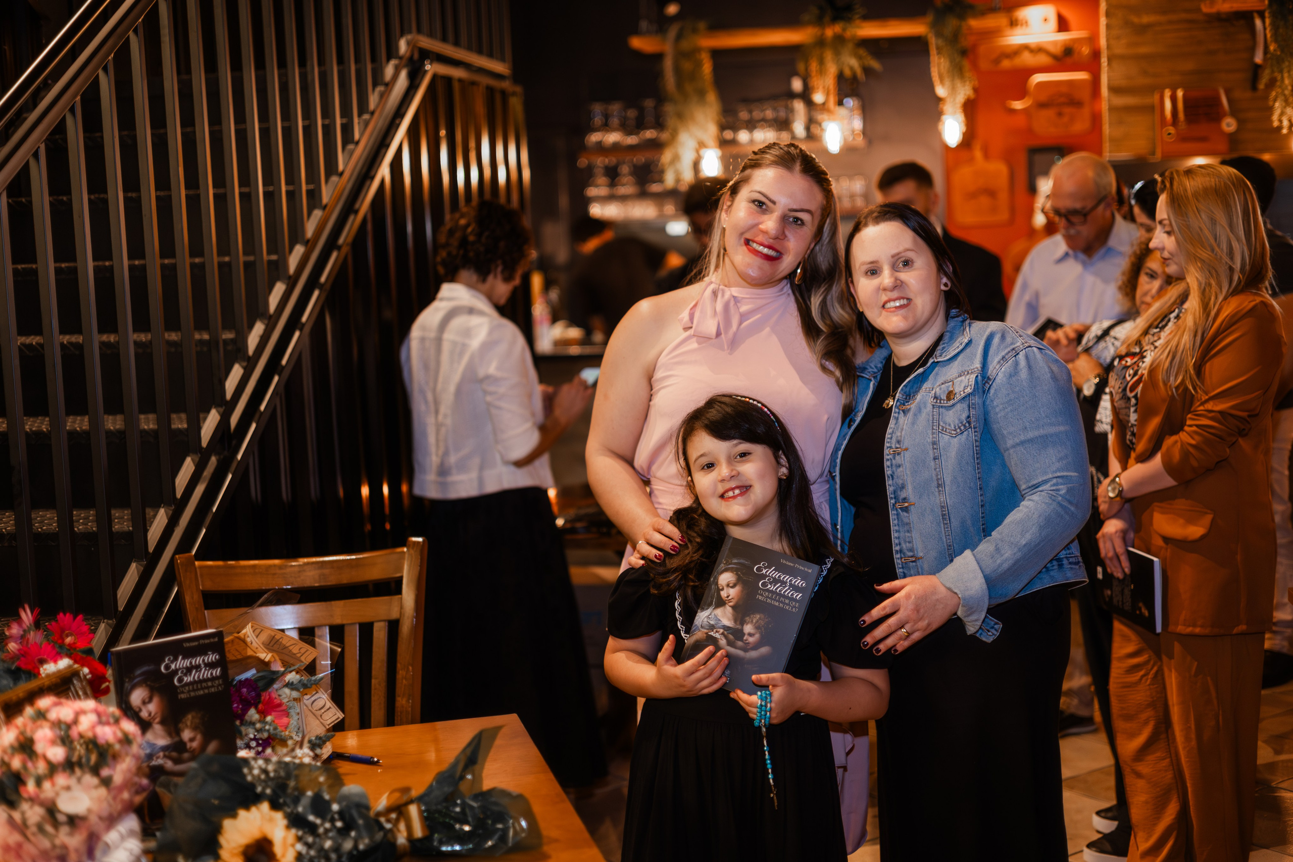 Lançamento de Livro Vivi Princival