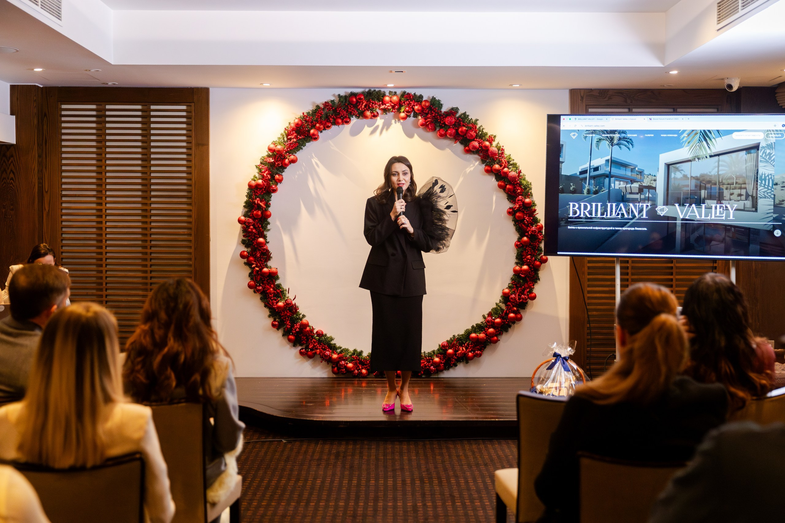 Видеосъемка конференций и форумов на Кипре. Фото и видео съёмка на Кипре. Съемка мероприятий и рекламы в Лимасоле Никосии и Пафосе