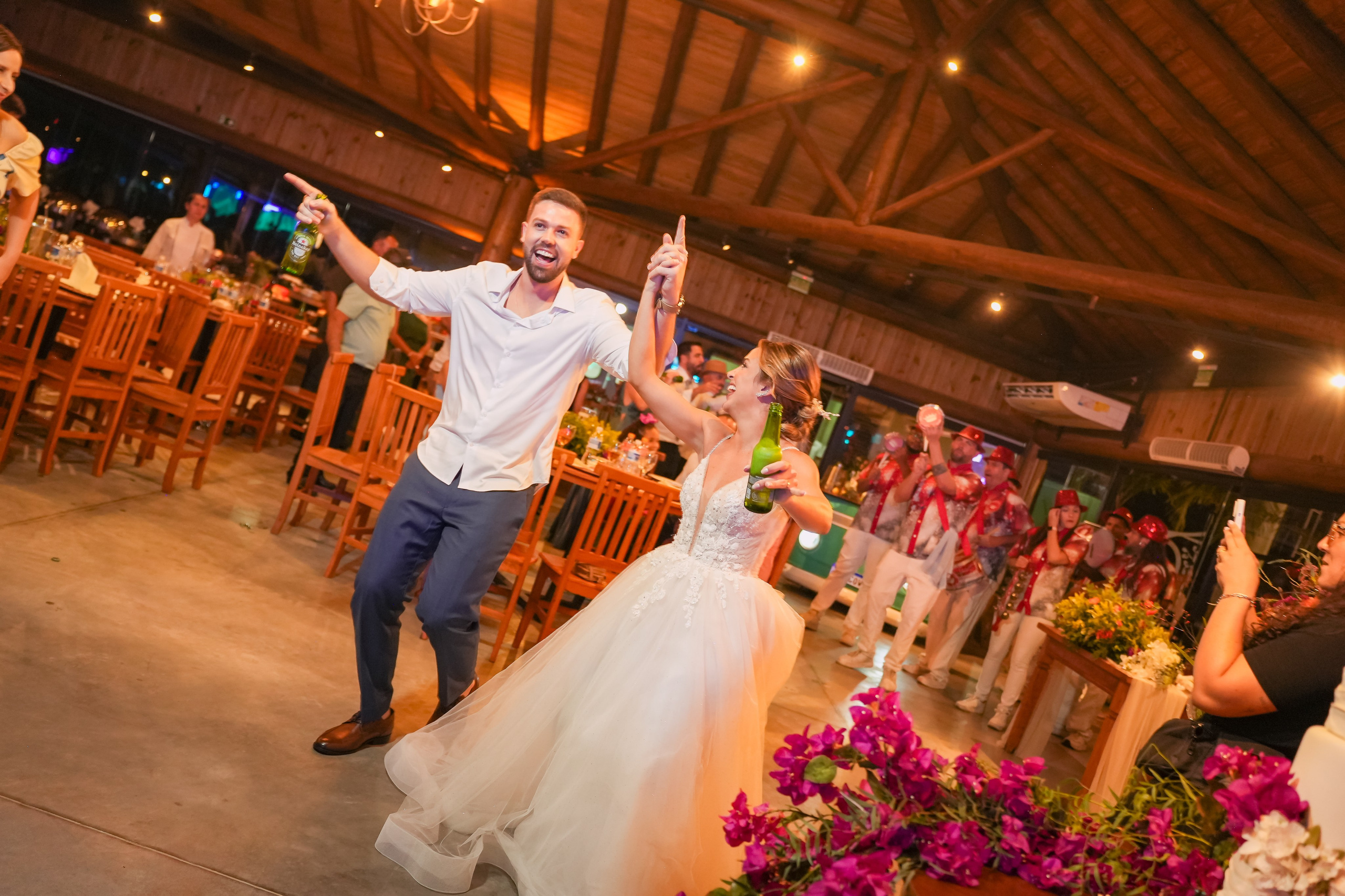 História de Aline & Gabriel. O Casal Dos Noivos