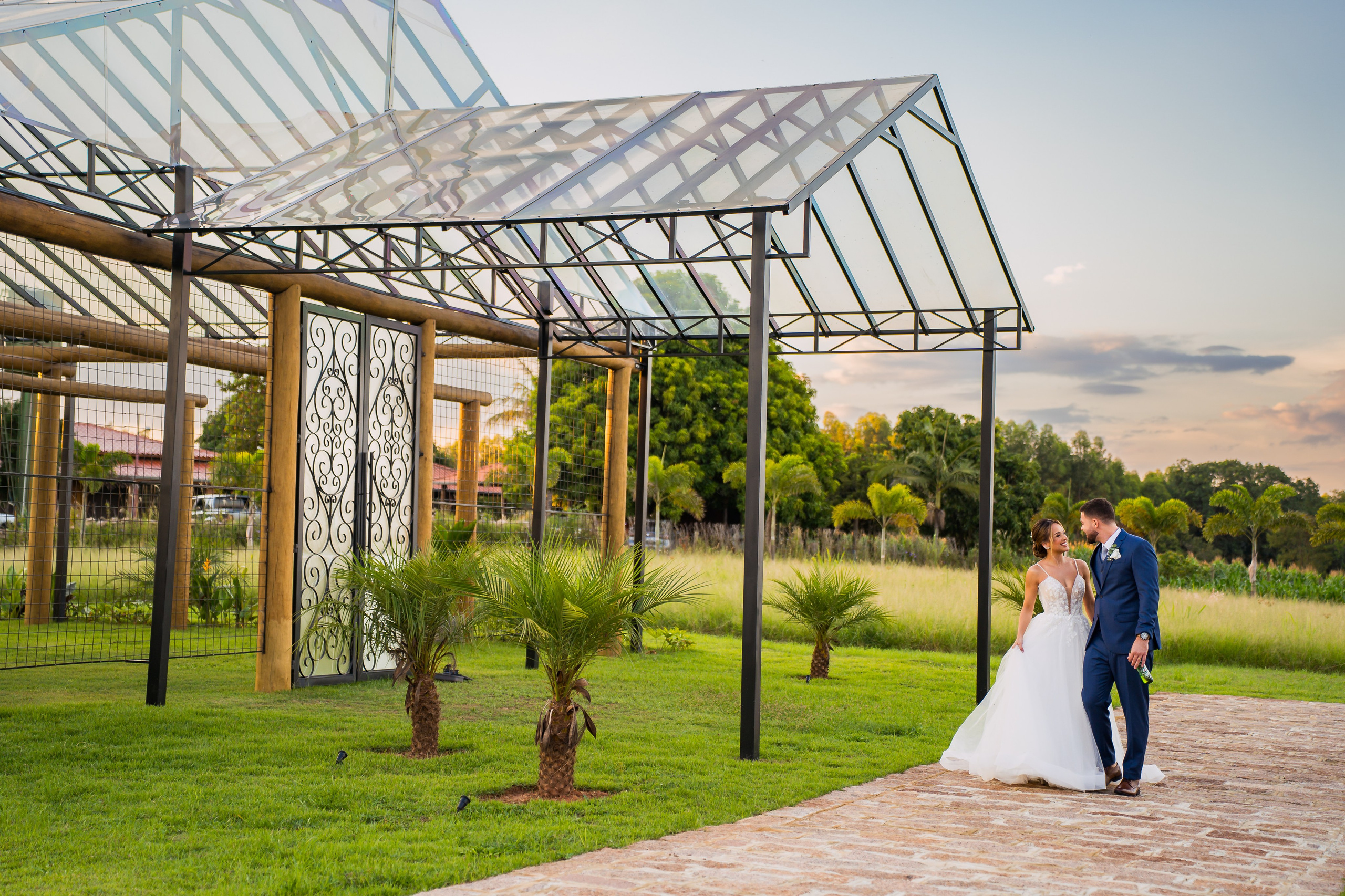 História de Aline & Gabriel. O Casal Dos Noivos