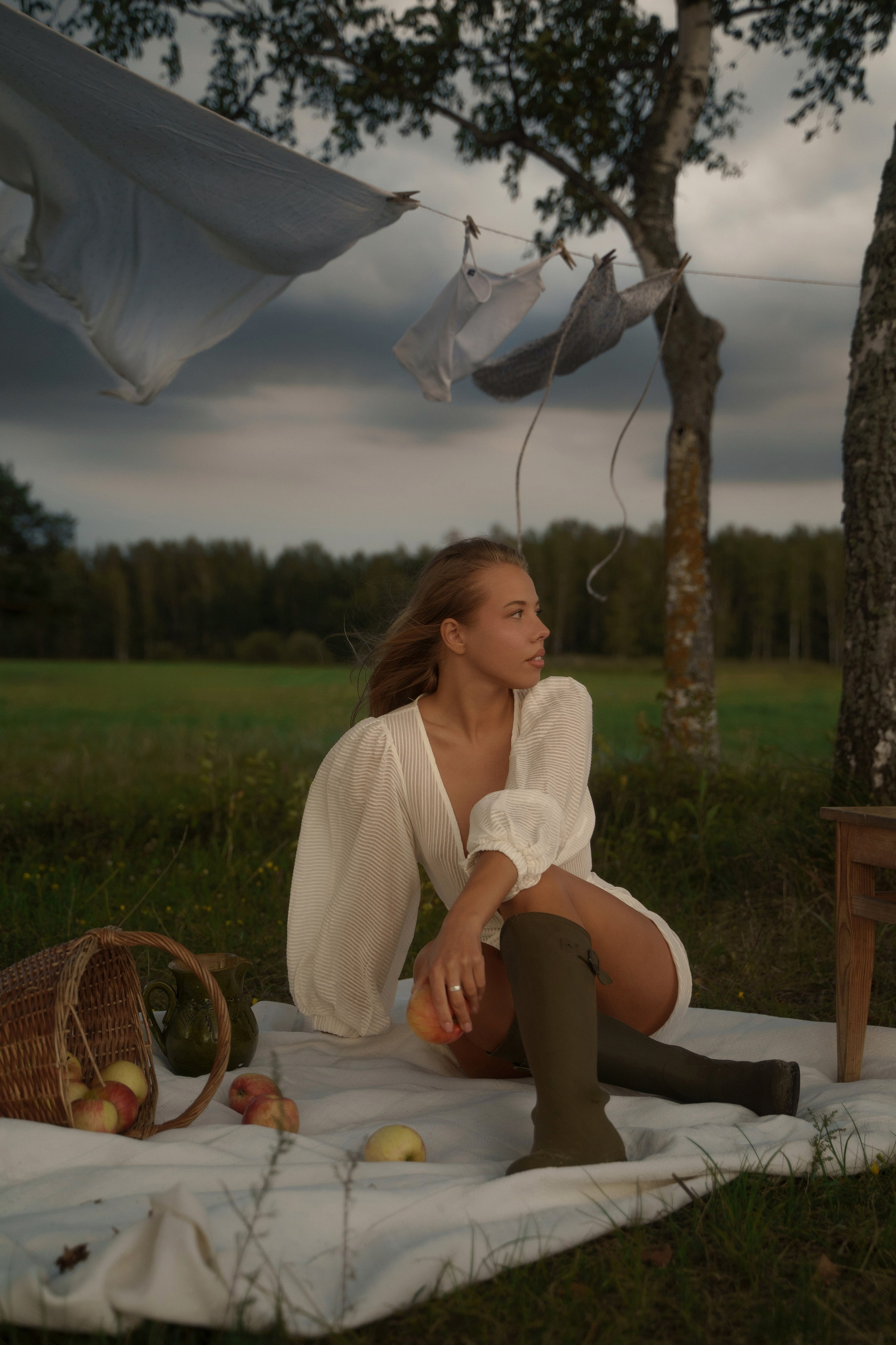 Storm, linen and milk