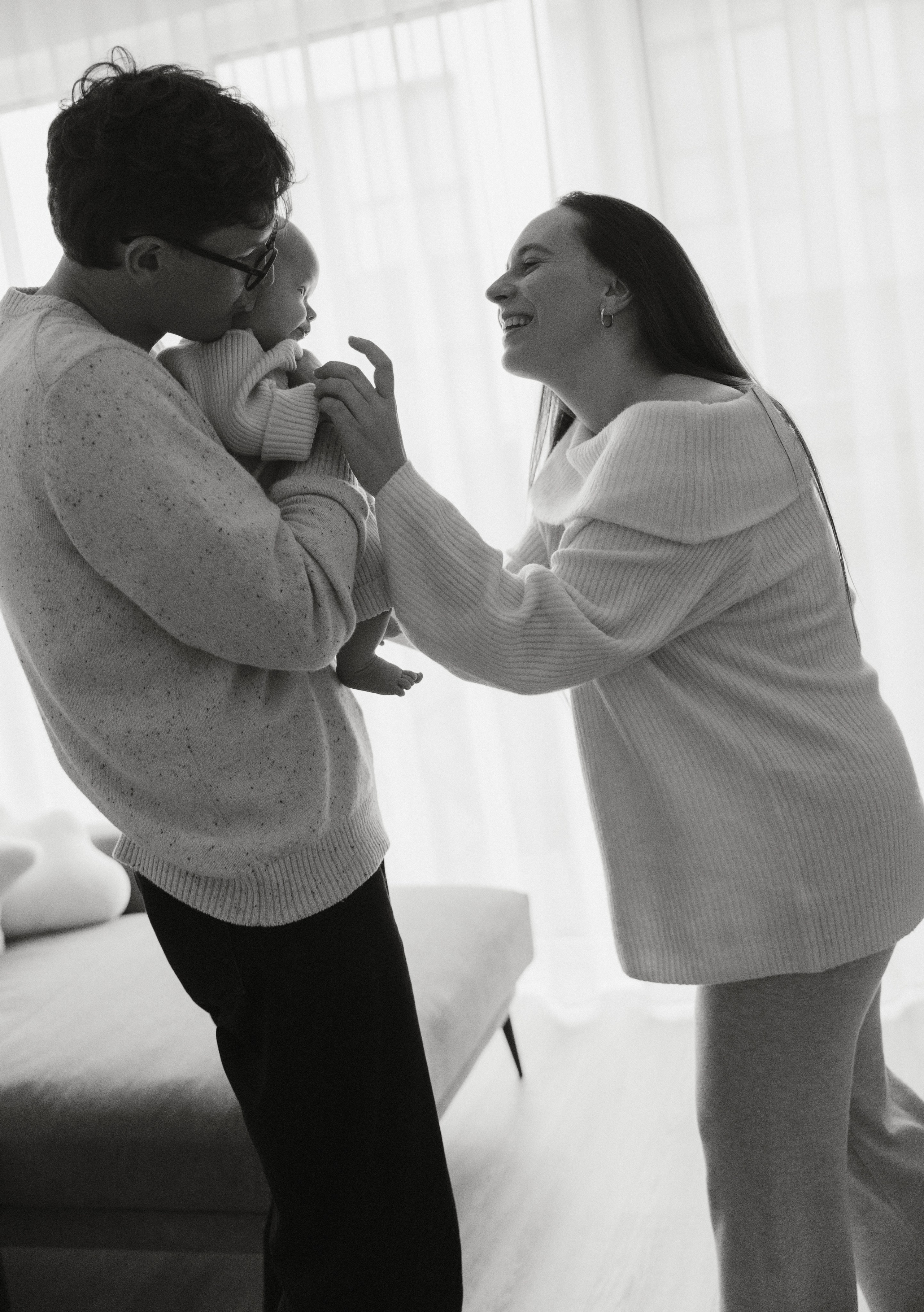 Naujagimio fotosesija namuose | 2025. Vestuvių ir šeimų fotografė Lena Bondarenko / belove photo