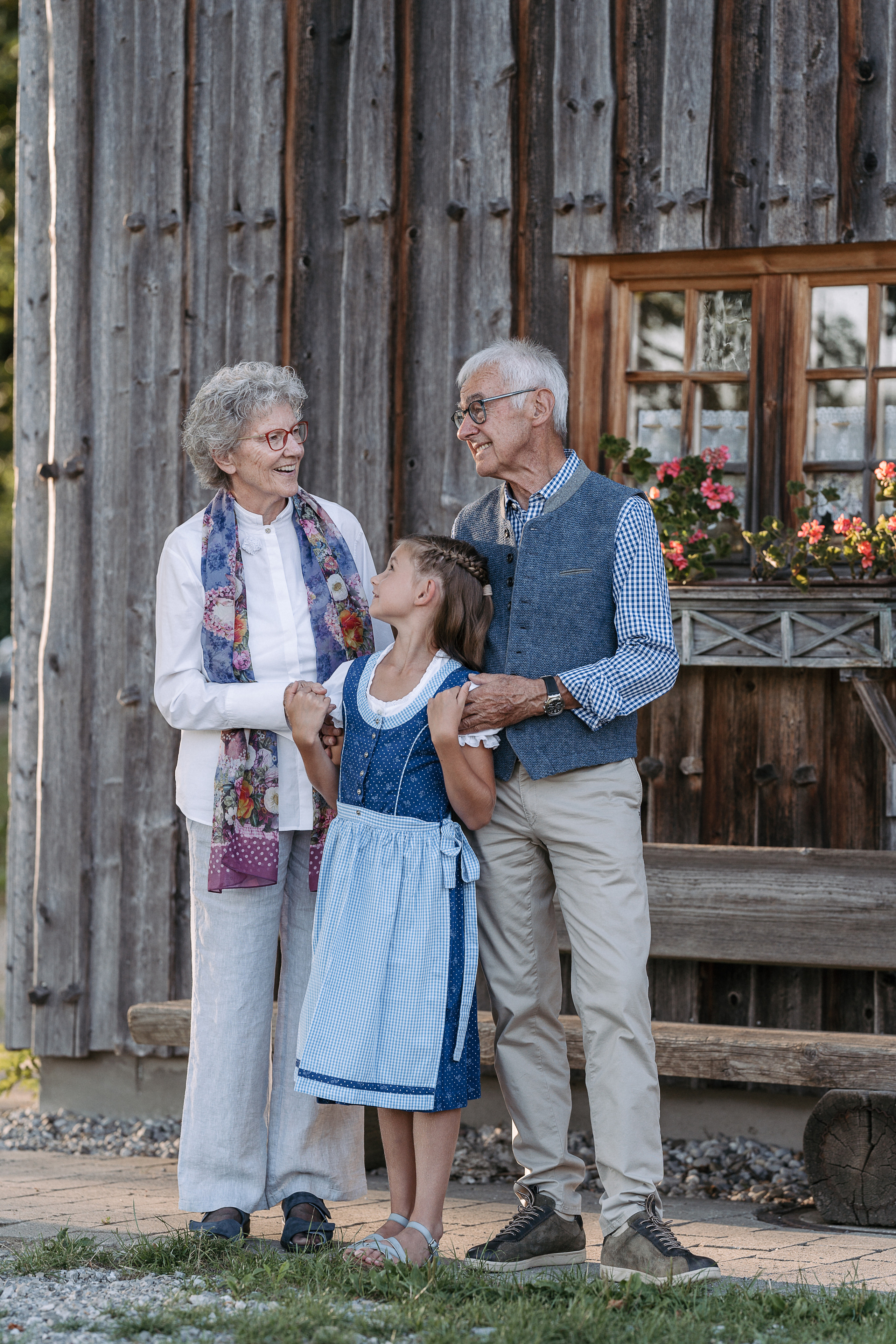 С бабушкой и дедушкой. Семейный, детский и женский фотограф в Германии, Трире