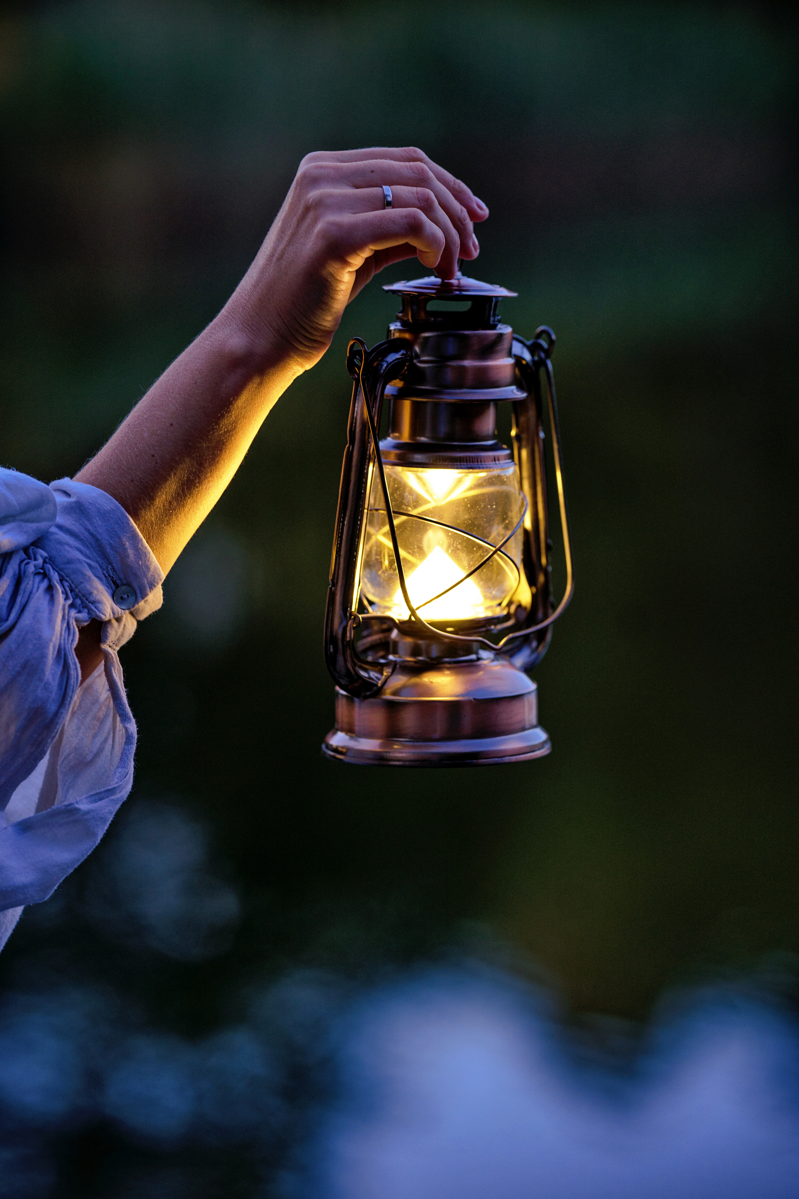 Laudry at the lake. Family, Lifestyle and Portrait photograher in Trier, Germany