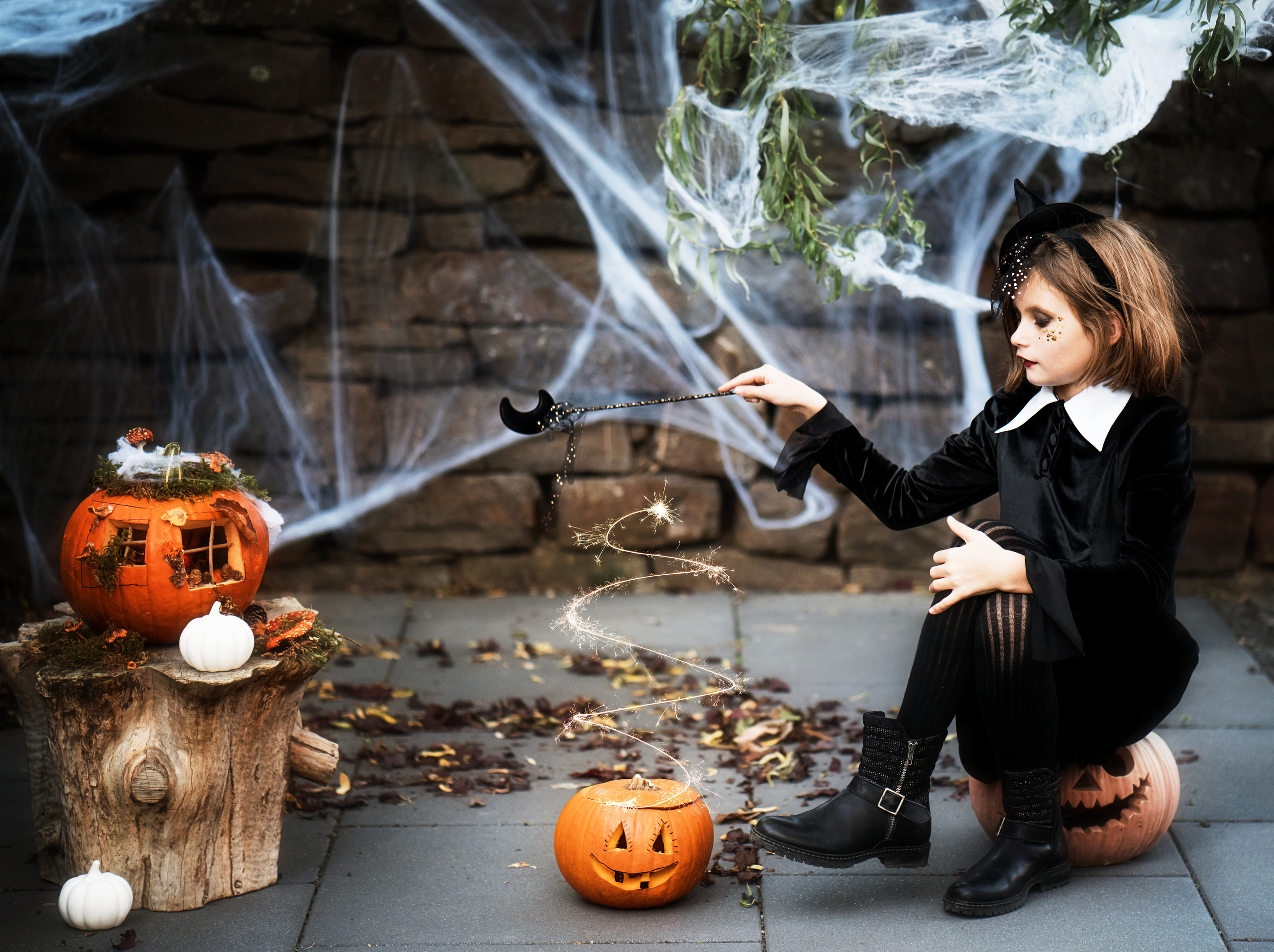 Halloween witch. Family, Lifestyle and Portrait photograher in Trier, Germany
