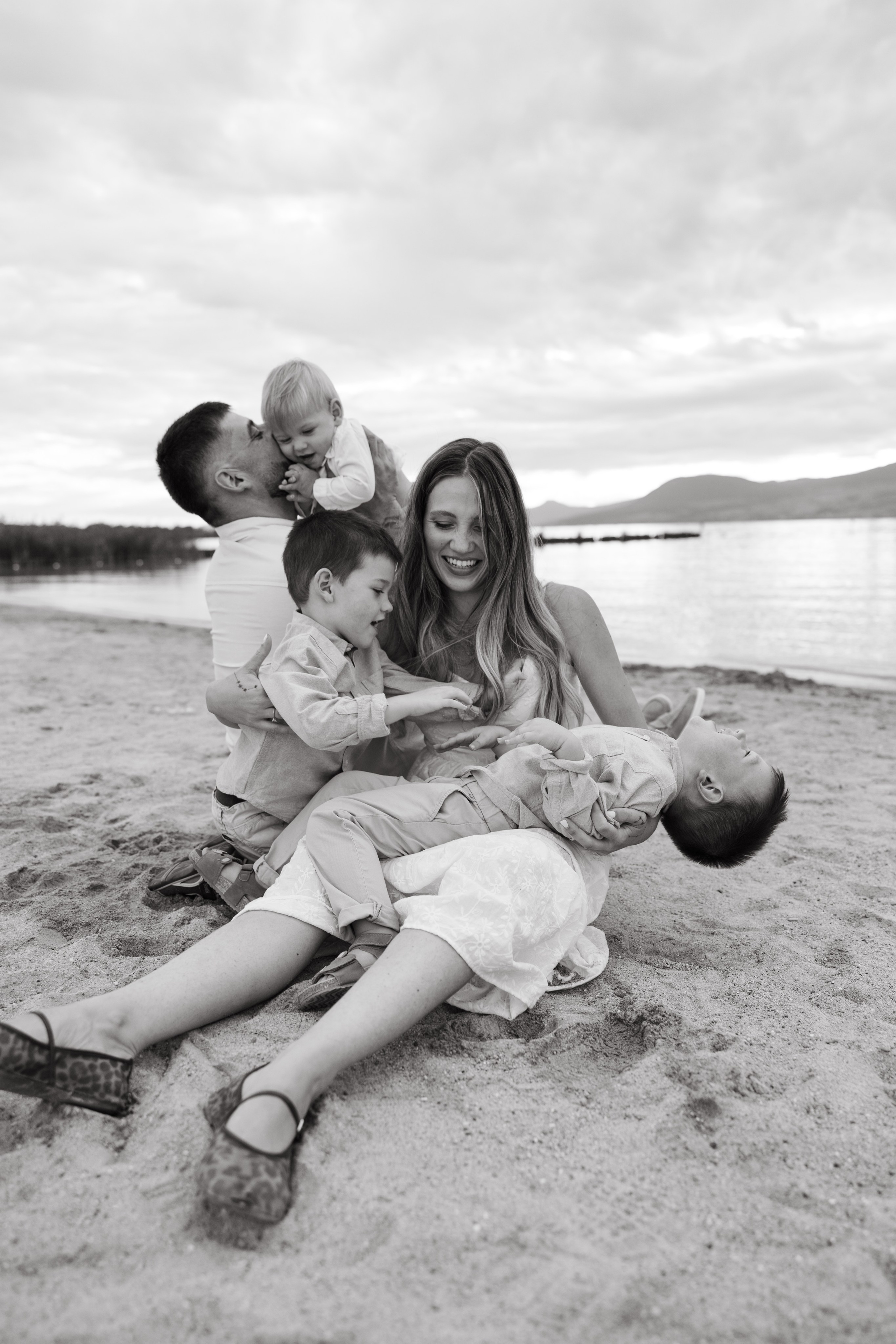 Familie Dujmović. Family photographer in Bern, Switzerland