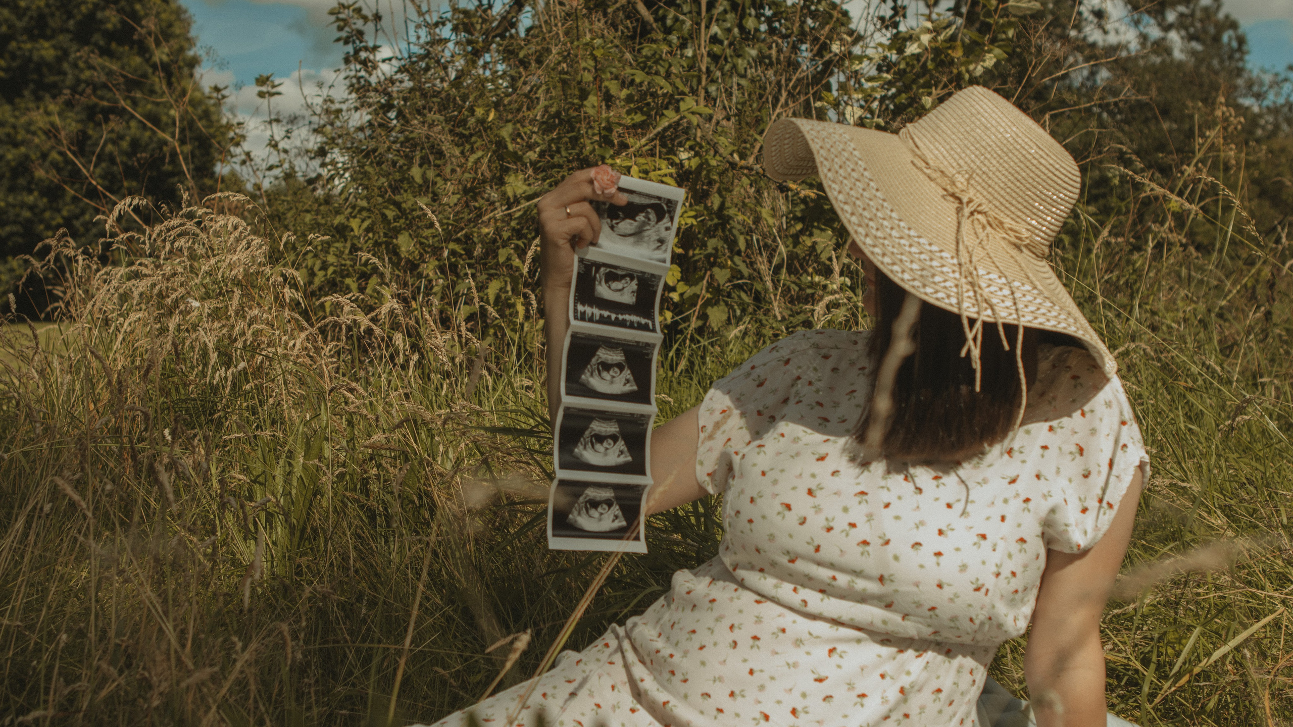 Expecting Pregnancy. Photographer Margarita Antonova in Naas, Co Kildare