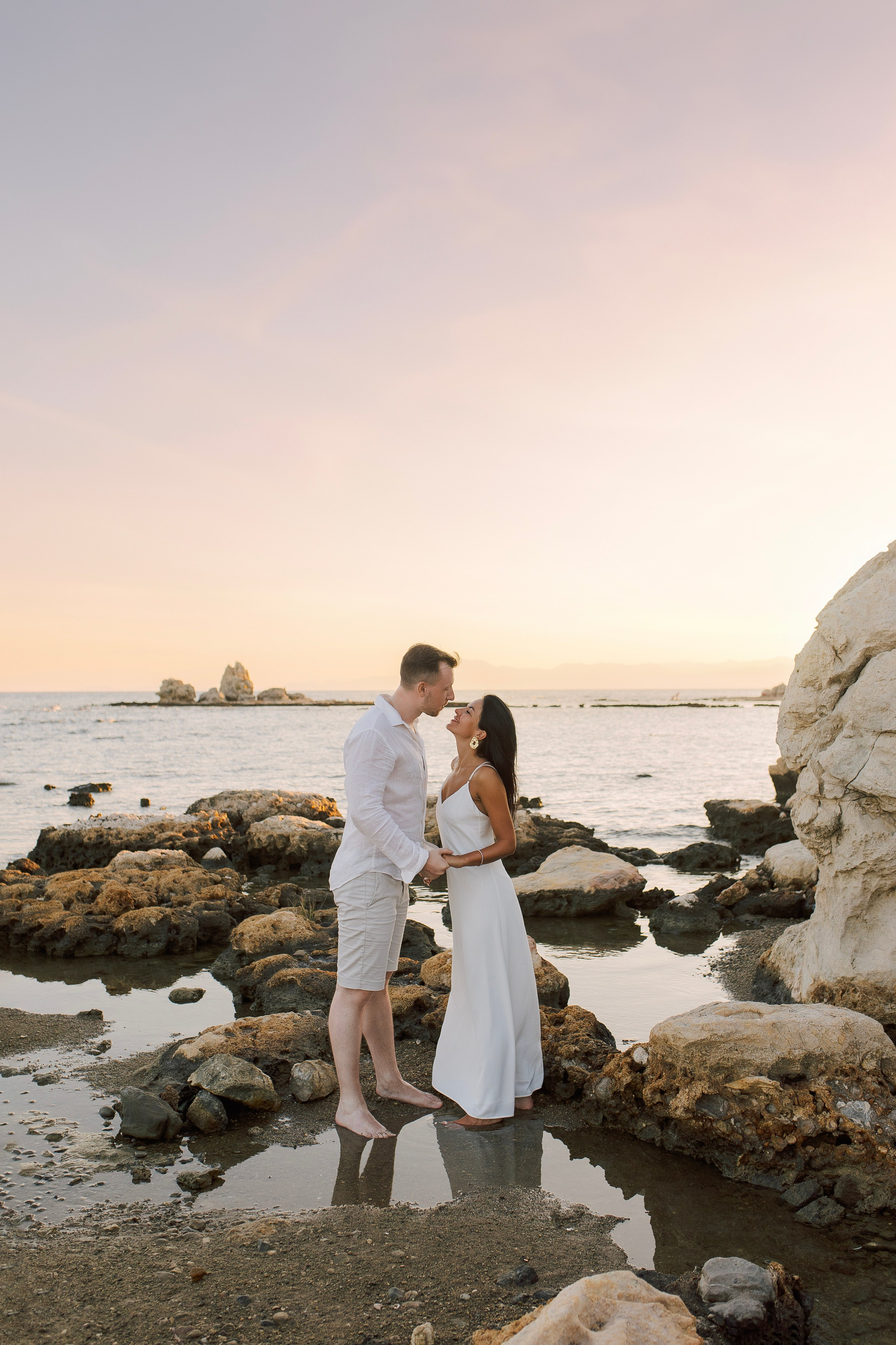 Aesthetic Couple Photoshoot Side Beach | Sunset Vibes. Professional Photographer in Alanya, Side, Belek, Antalya. Turkiye
