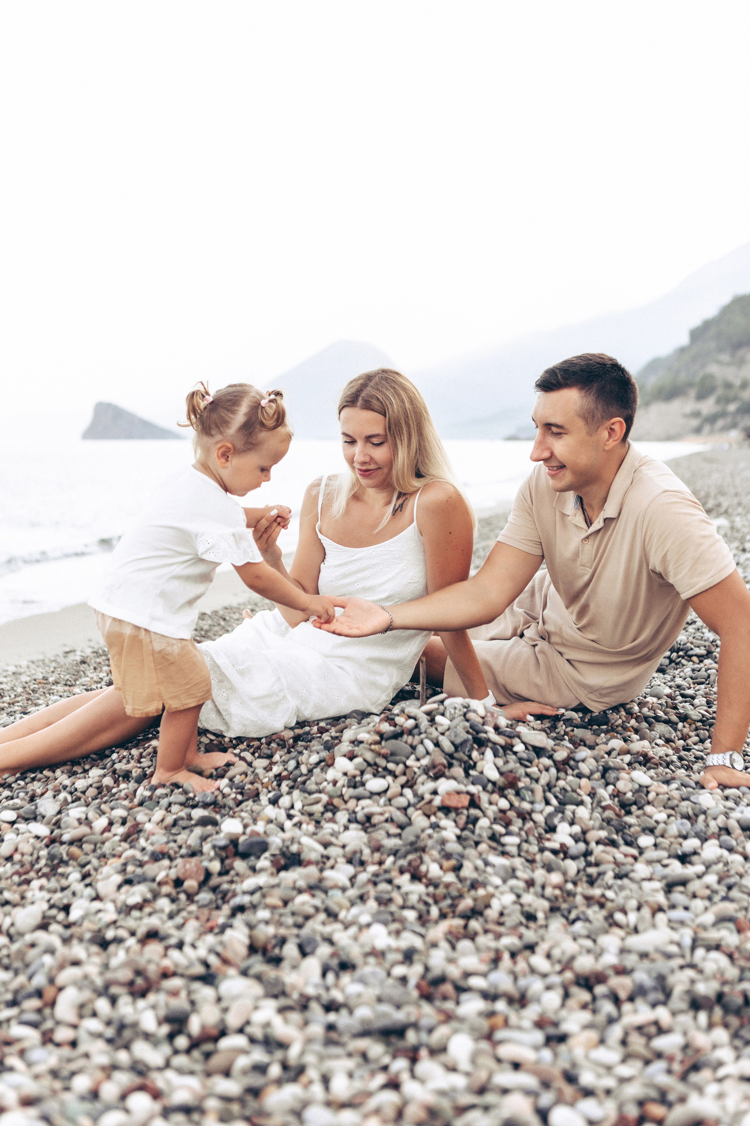 Семейная фотосессия на пляже Анталии. Фотограф в Анталии, Кемере и Белеке