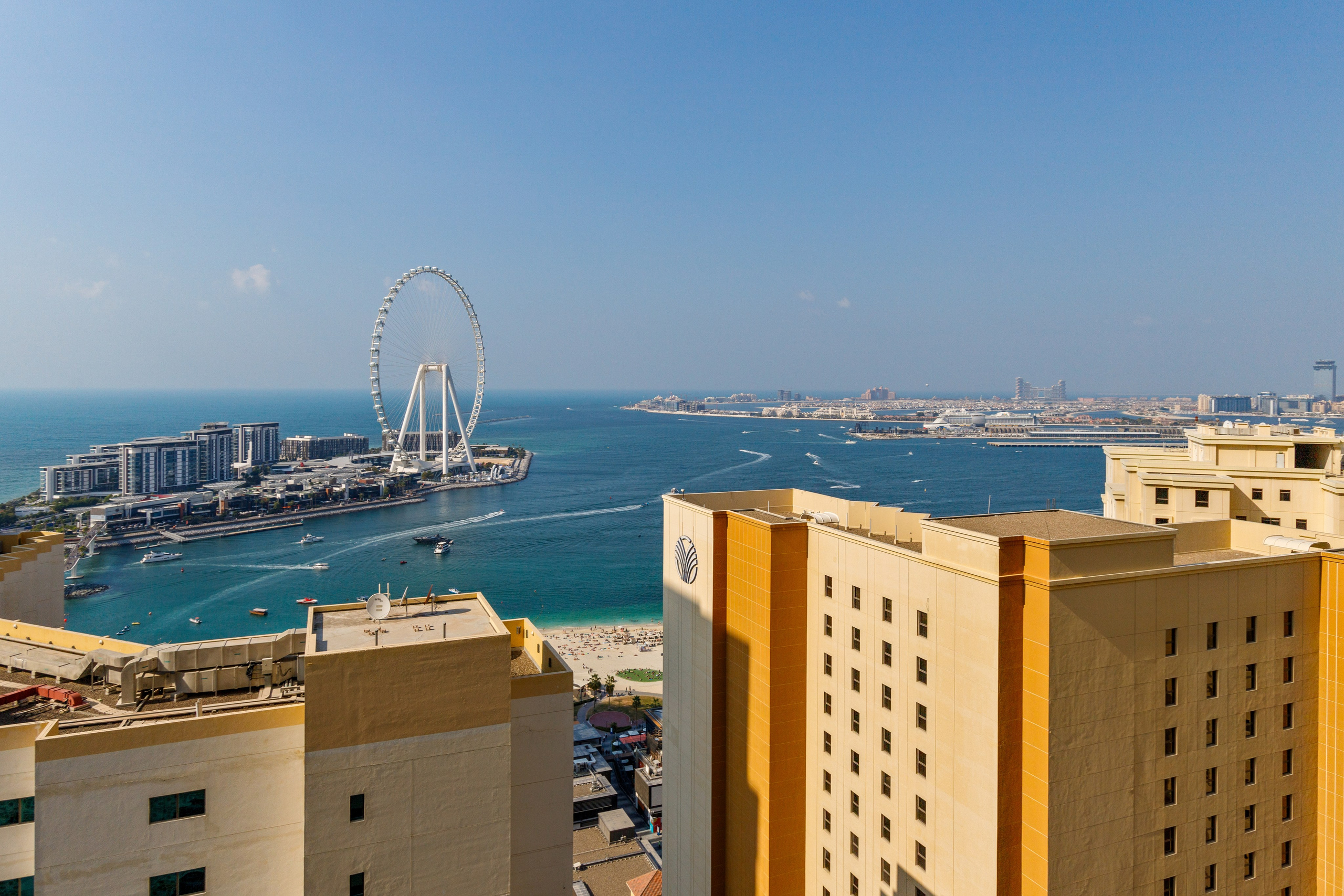 Shams, Jumeirah Beach Residence. Samy Mar Boy │Portrait, Automotive and Real Estate Photographer