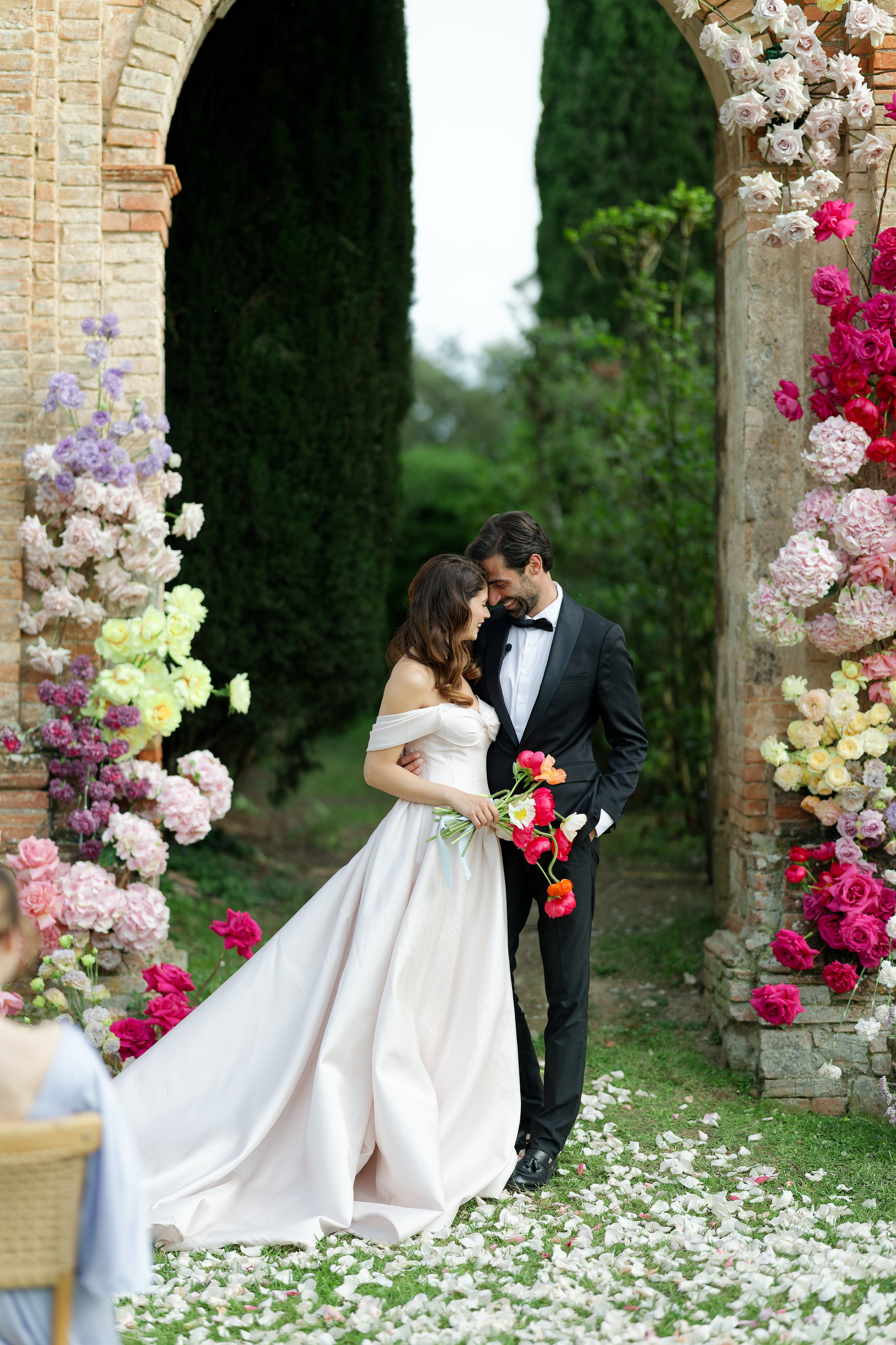 Wedding editorial at Villa di Geggiano, Tuscany, Italy