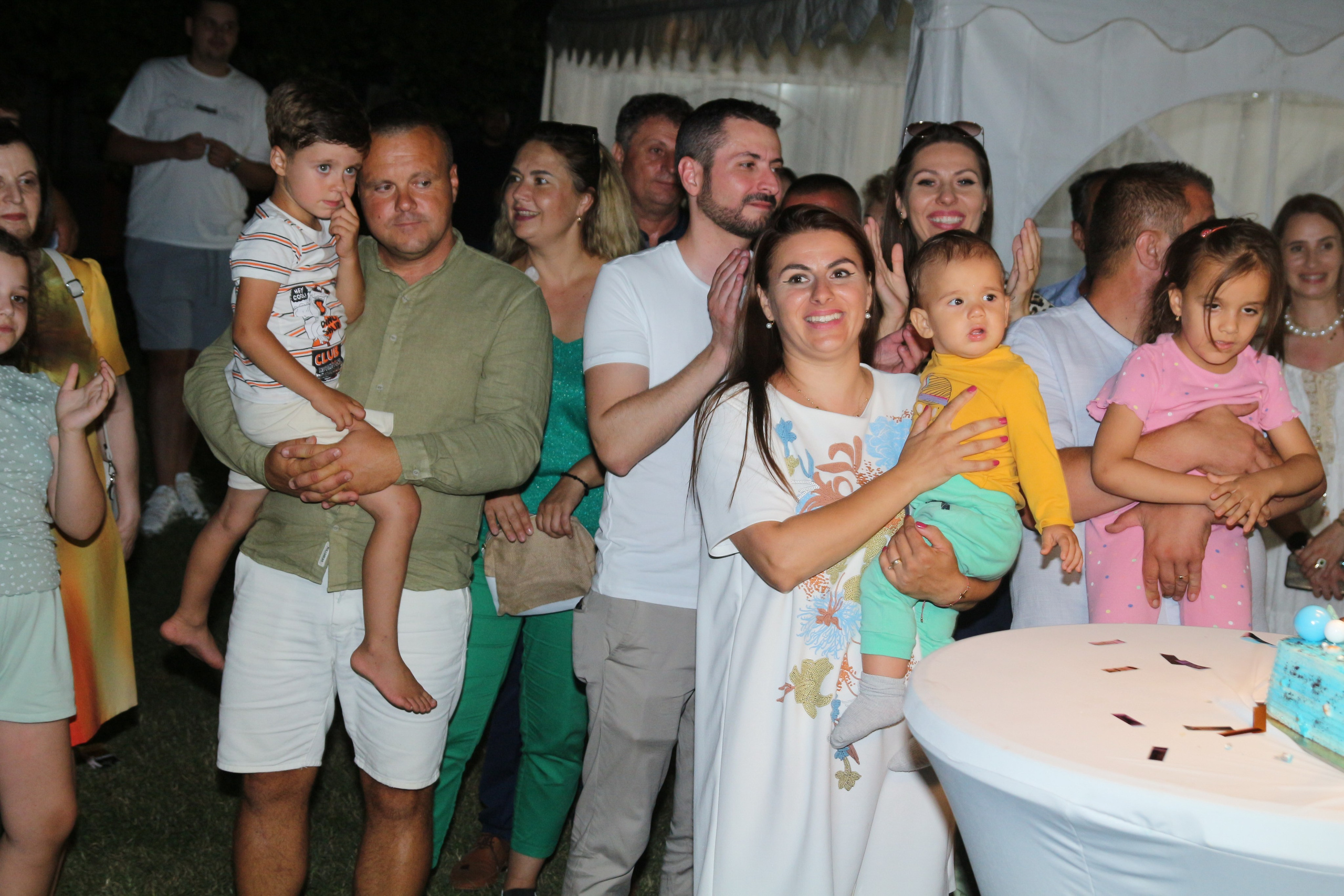 BYZO MEDIA. PETRU BYZO - family and children photographer in ROMANIA