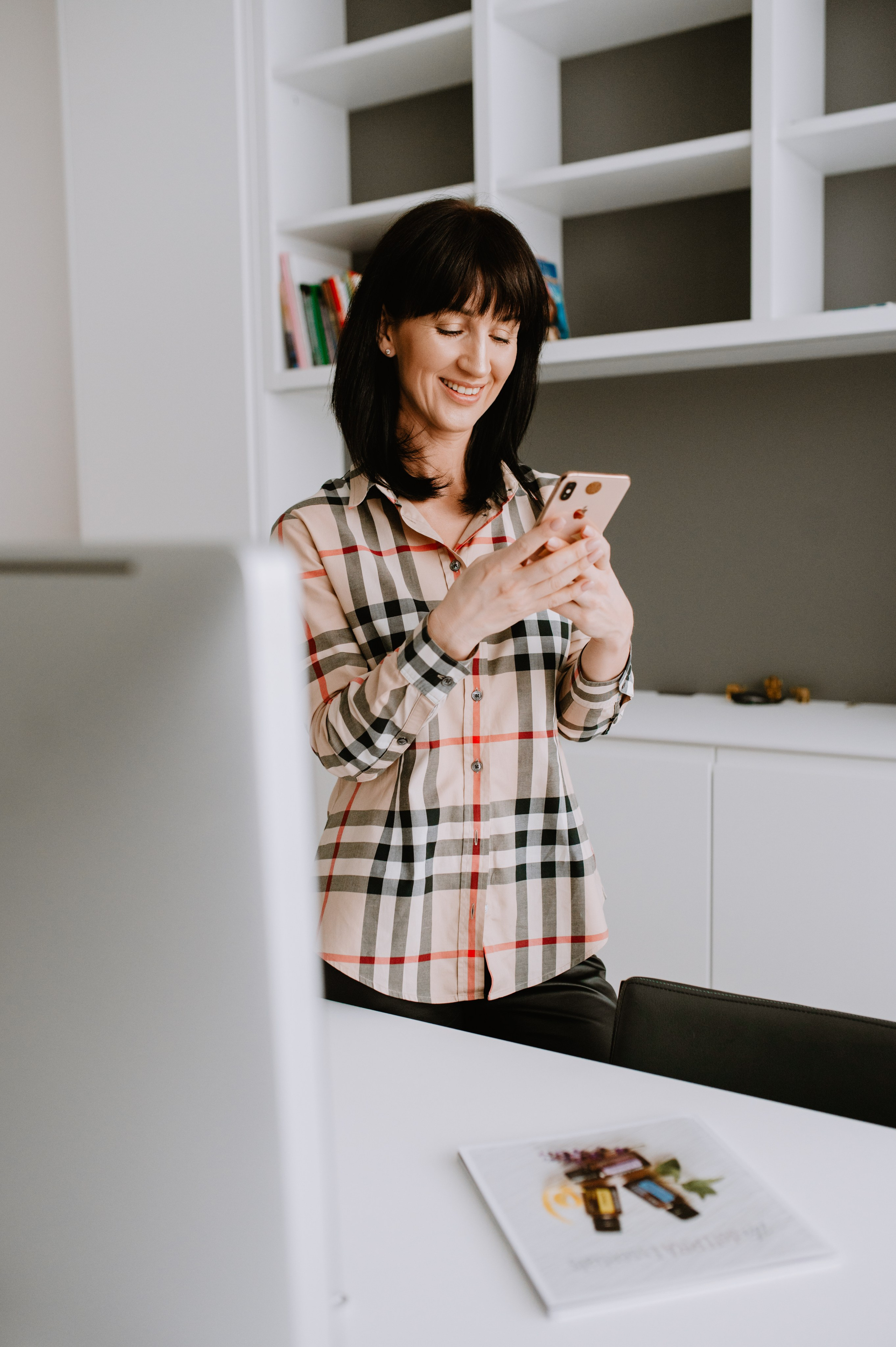 Yulia Dottera Aromatouch. ANNA-MARIA PHOTO CONTENT CREATOR — фотограф, естет, художник і візуальний експерт Instagram у Празі