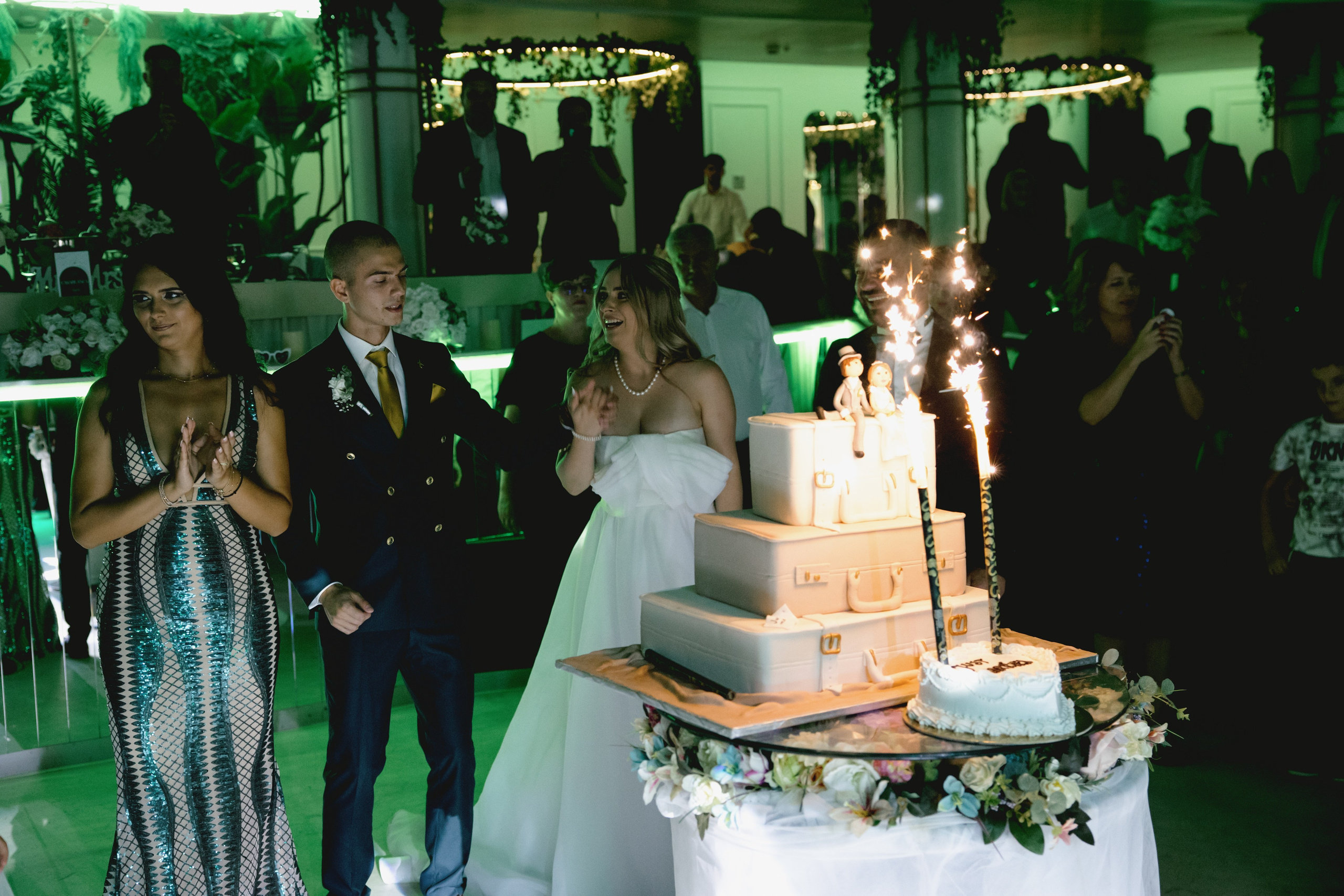 Bianca & Mihnea Pitesti. MDimaFotoStudio. Fotograf de nuntă, evenimente private și de familie