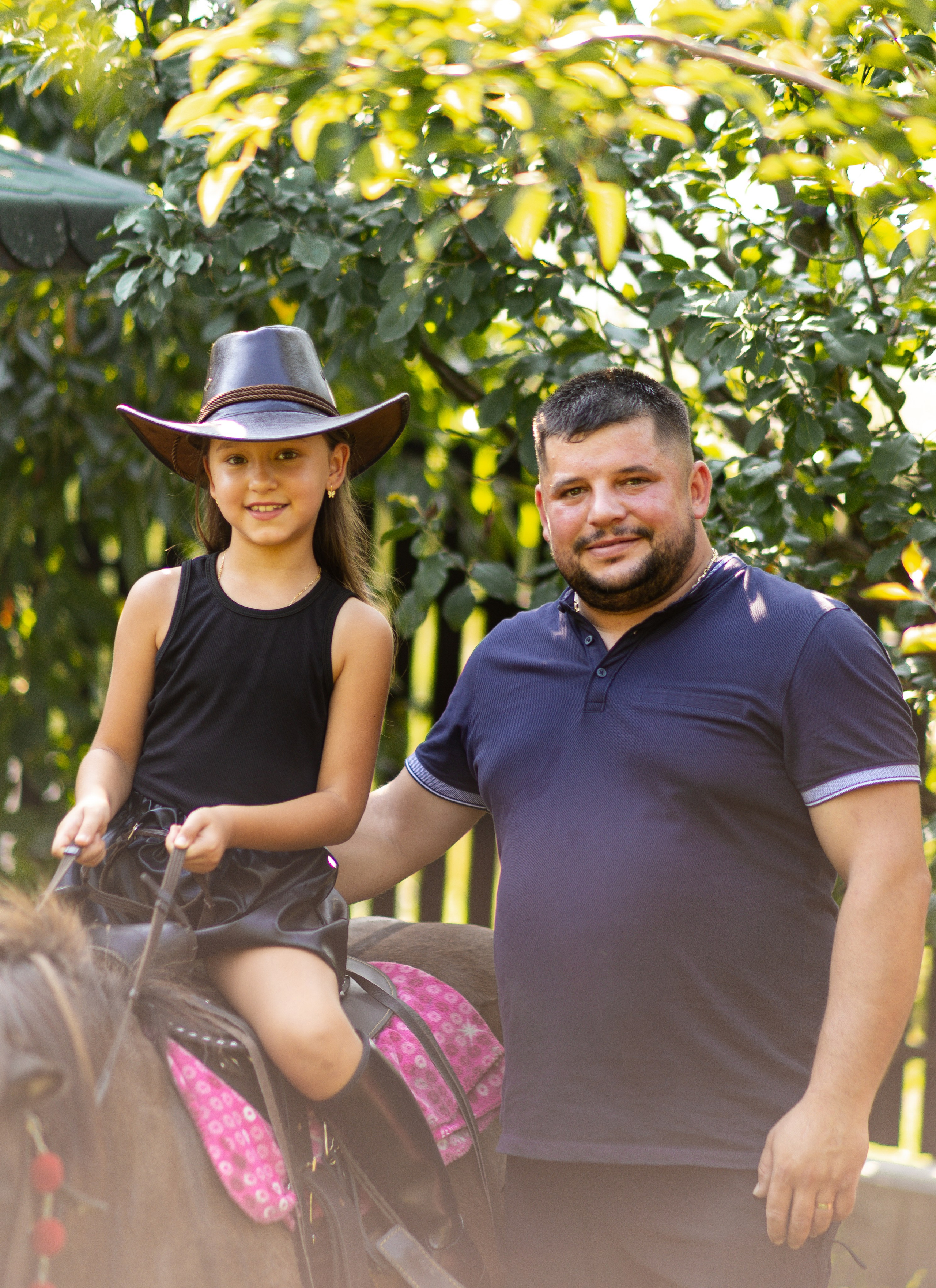 Familia Gavrila. Fotograf de portrete și evenimente din Cluj-Napoca. Ședințe foto individuale, nunți, botezuri și aniversări în Cluj și județul Cluj
